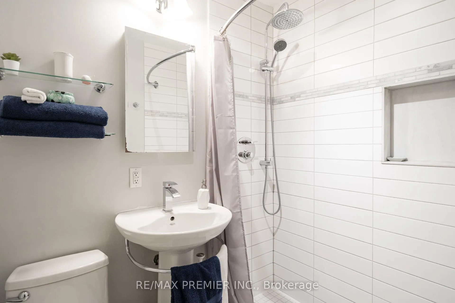 Photo 30 of 13 Manning Avenue, Toronto, Trinity-Bellwoods — HOMEH