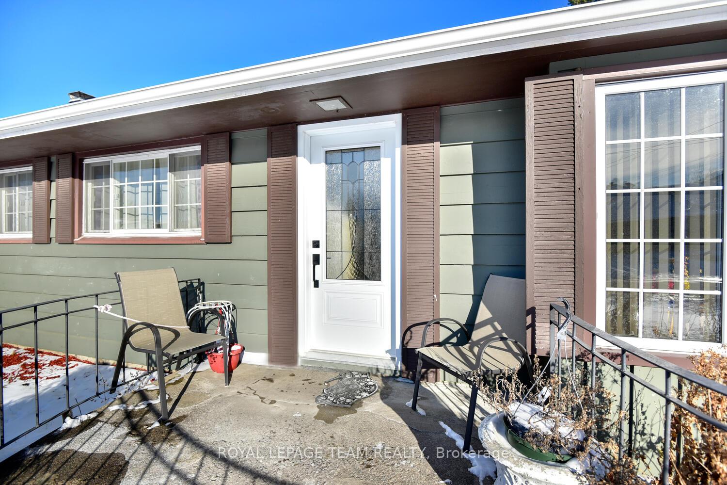 Photo 4 of 815 Joseph Street E, Edwardsburgh/Cardinal, Town of Cardinal — HOMEH