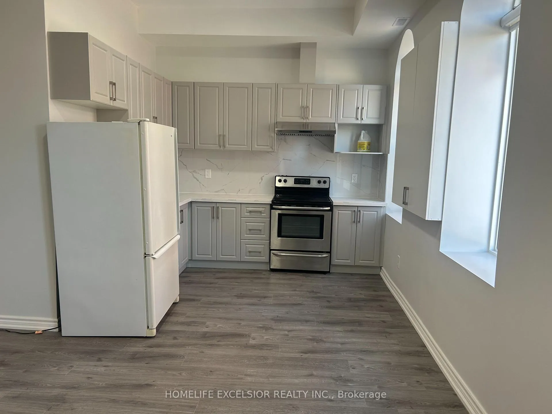 Photo 3 of Unit Unit 9, 3 Simcoe Street S, Oshawa, Central — HOMEH