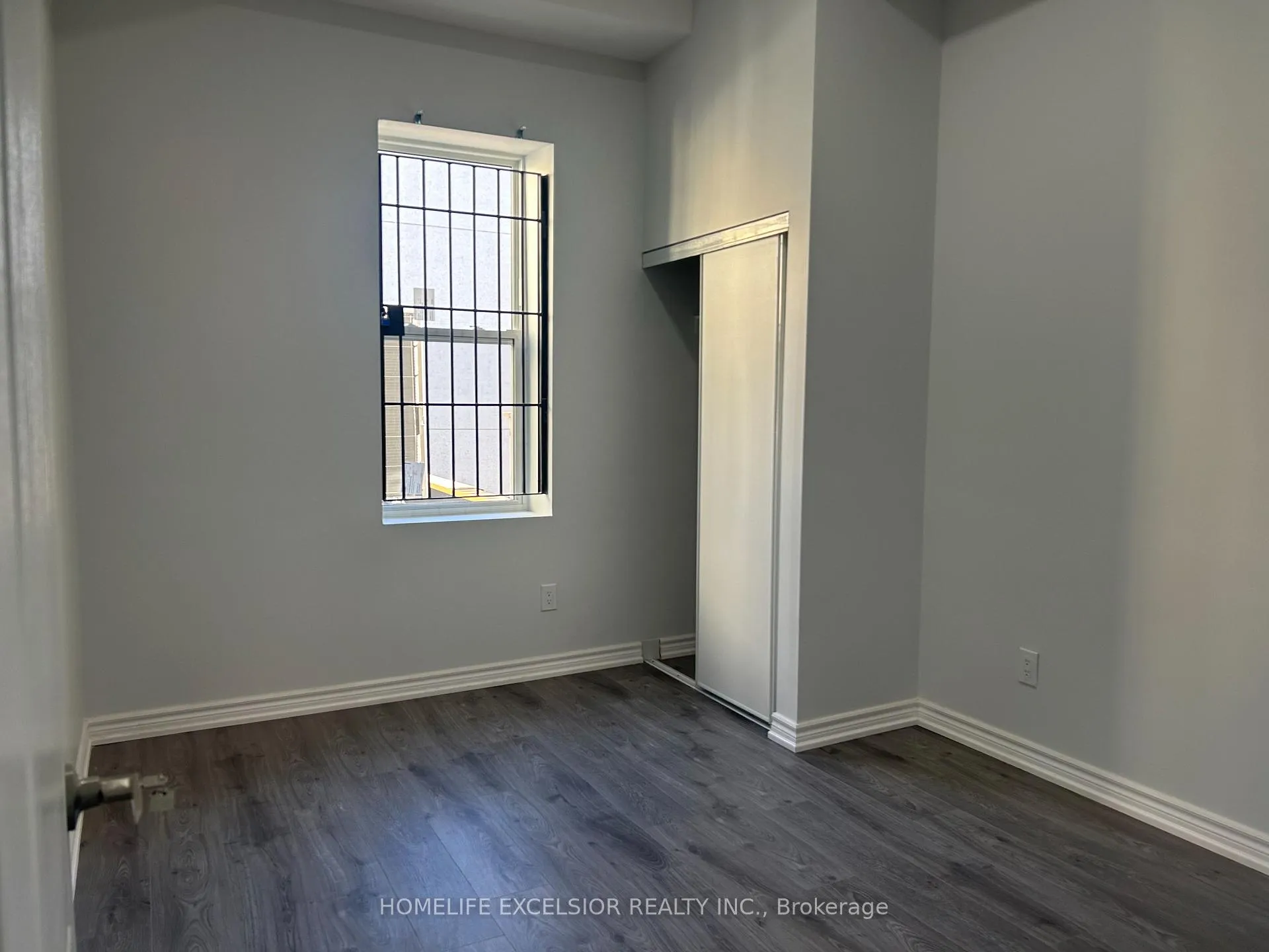 Photo 4 of Unit Unit 9, 3 Simcoe Street S, Oshawa, Central — HOMEH