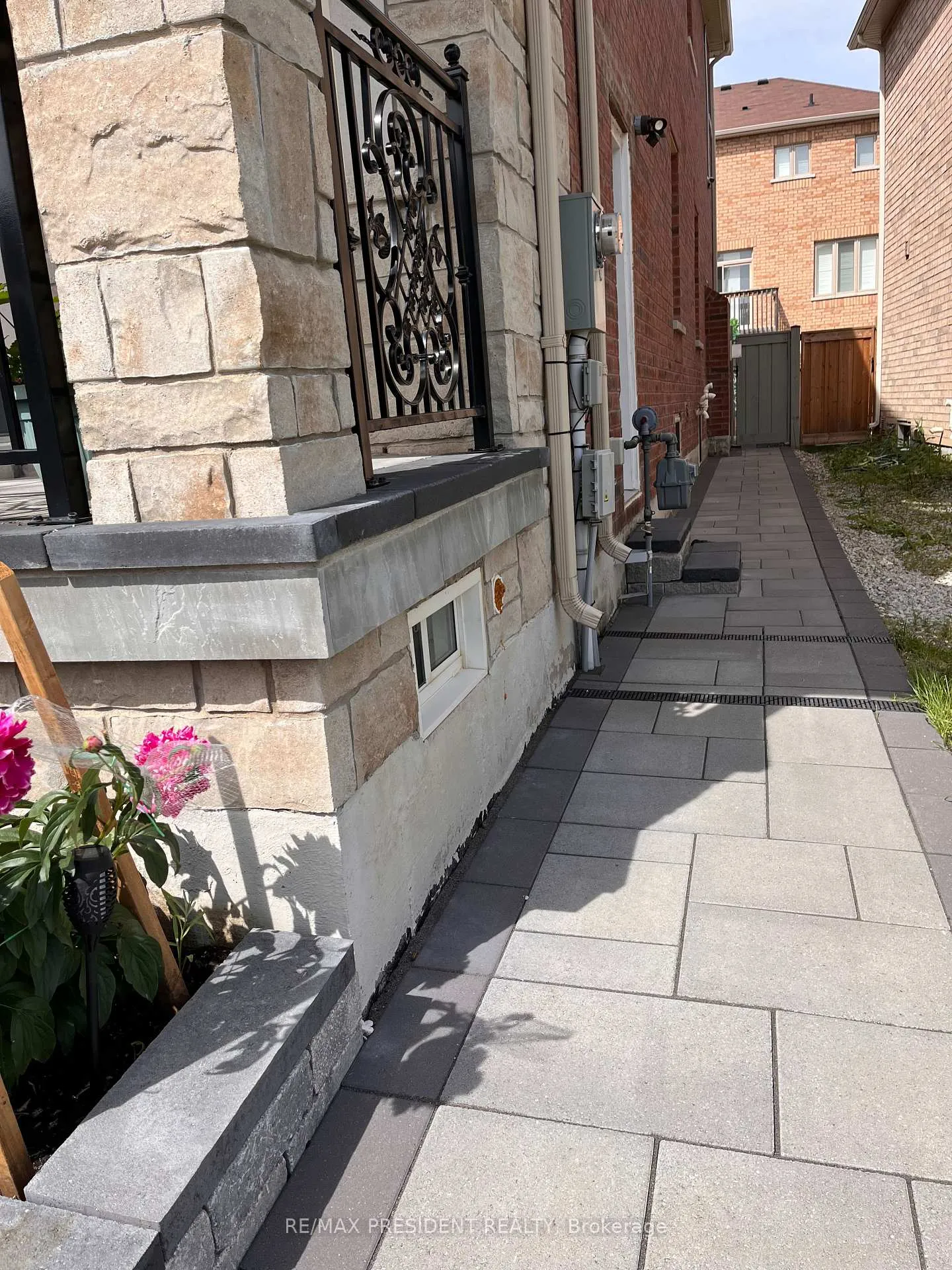 Front of 75 Thornbush Boulevard