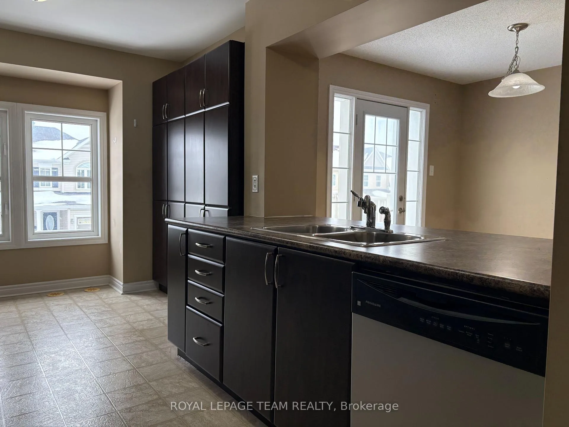 Photo 2 of 2652 Baynes Sound Way, Ottawa, Barrhaven - Half Moon Bay — HOMEH