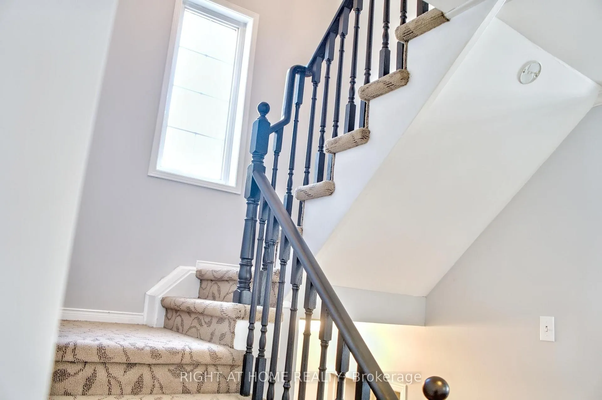 Photo 6 of 79 Warwick Avenue, Ajax, South East — HOMEH