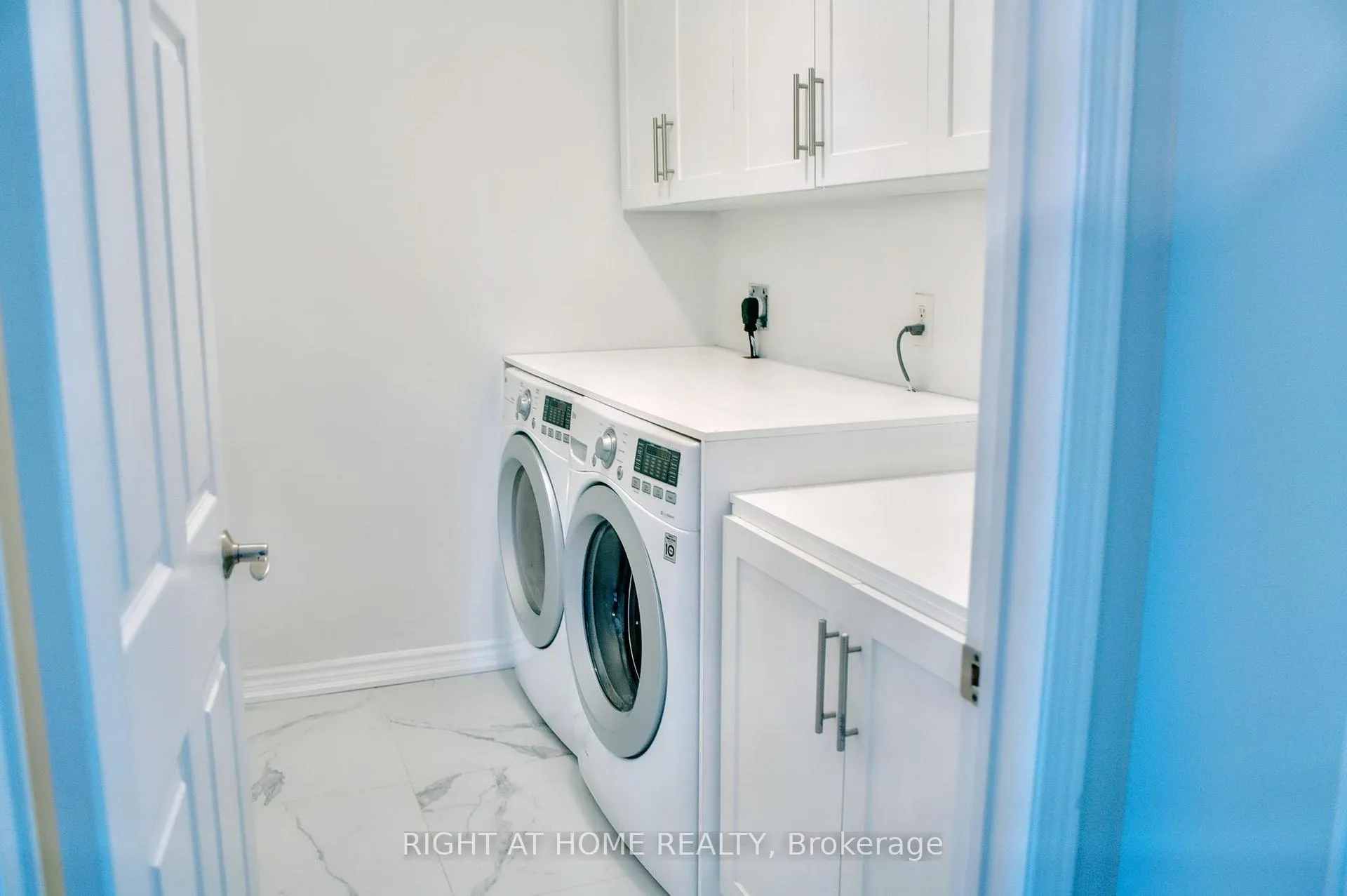 Photo 9 of 79 Warwick Avenue, Ajax, South East — HOMEH