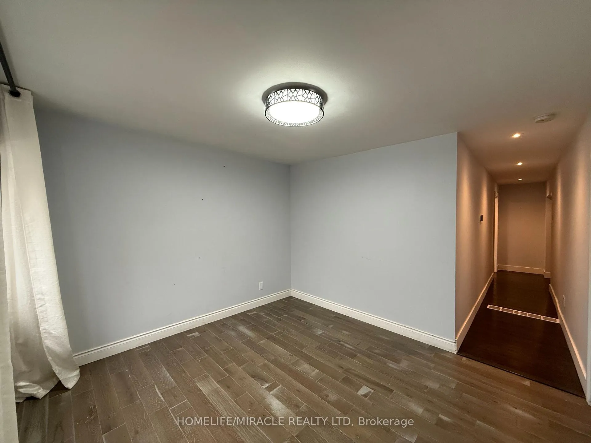 Photo 5 of 1710 Balfour Boulevard, Windsor — HOMEH