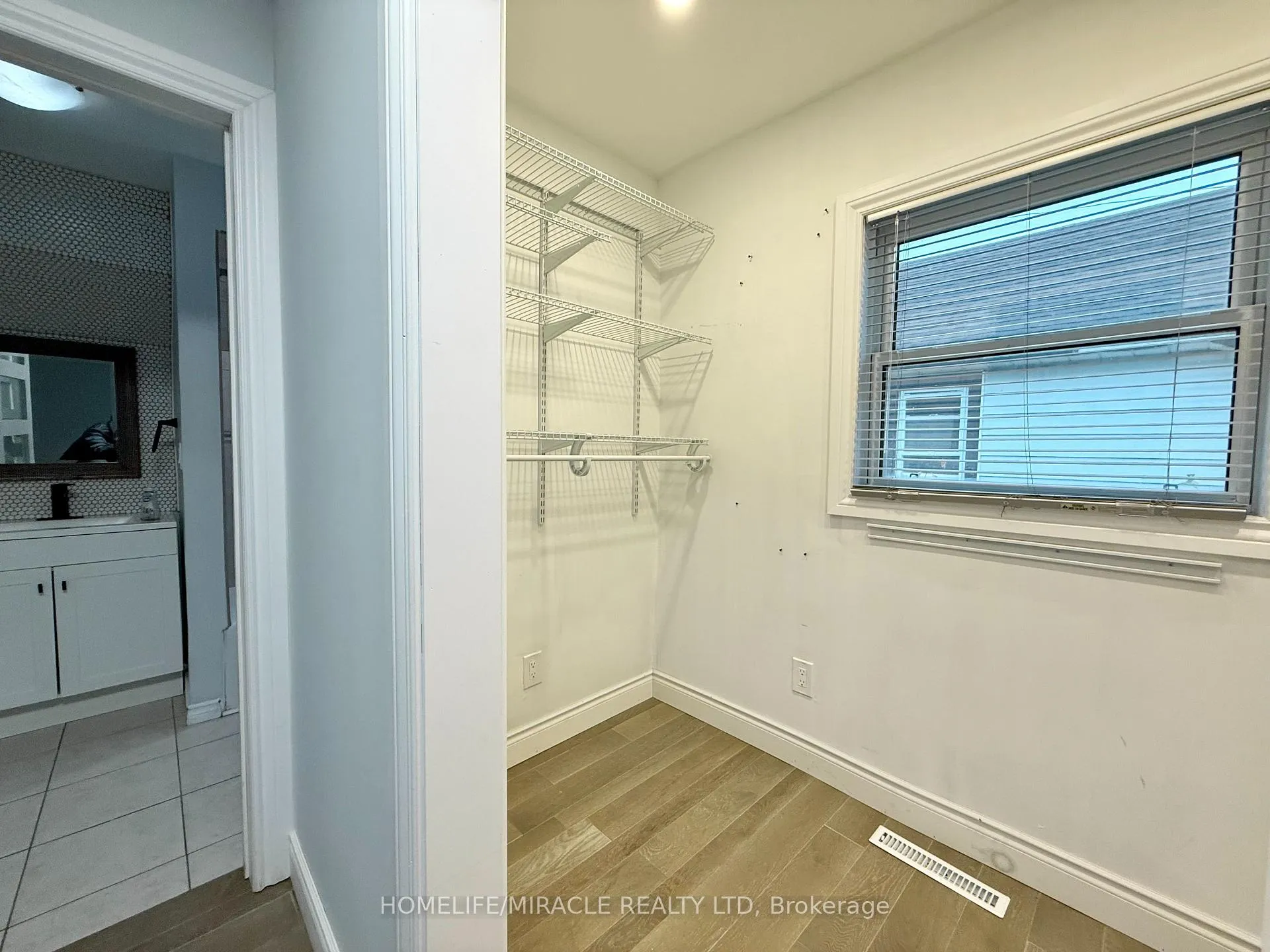 Photo 16 of 1710 Balfour Boulevard, Windsor — HOMEH
