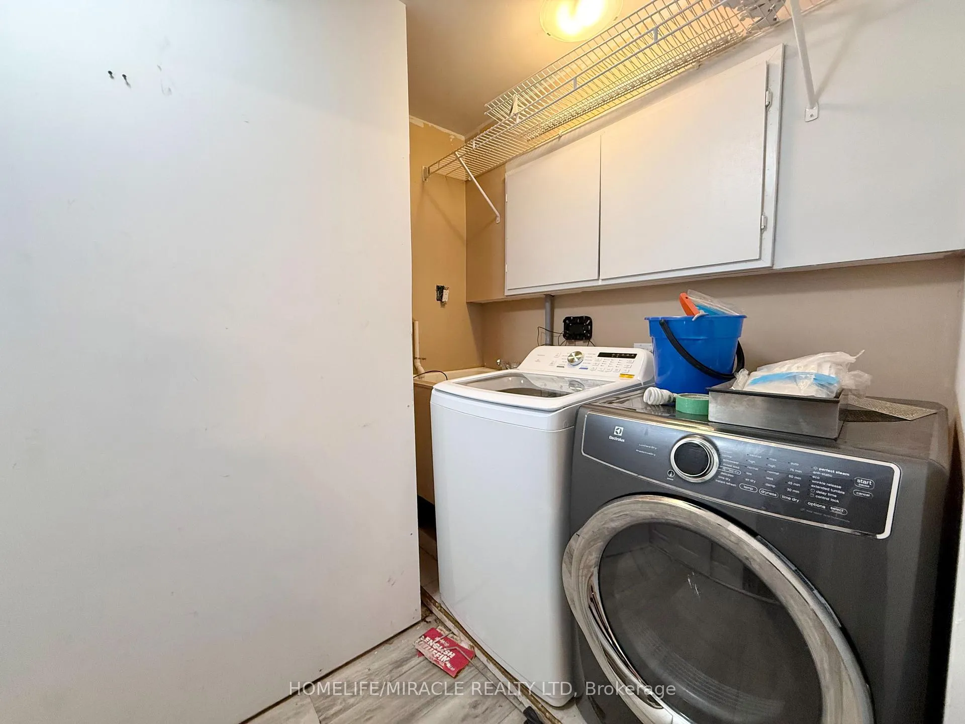 Photo 21 of 1710 Balfour Boulevard, Windsor — HOMEH