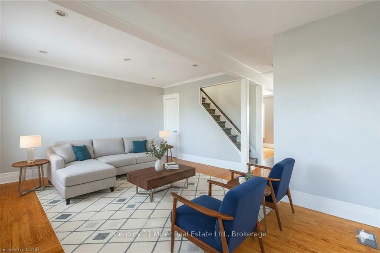 Photo 3 of Unit Upper, 39 Connaught Avenue N, Hamilton, Stipley — HOMEH