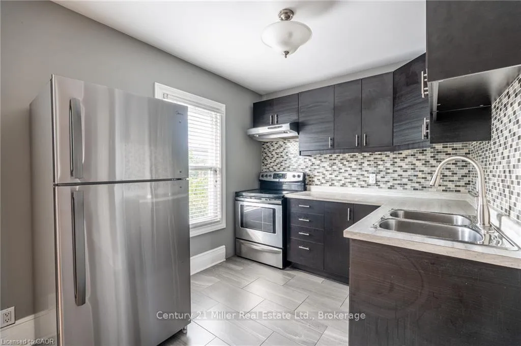Photo 9 of Unit Upper, 39 Connaught Avenue N, Hamilton, Stipley — HOMEH