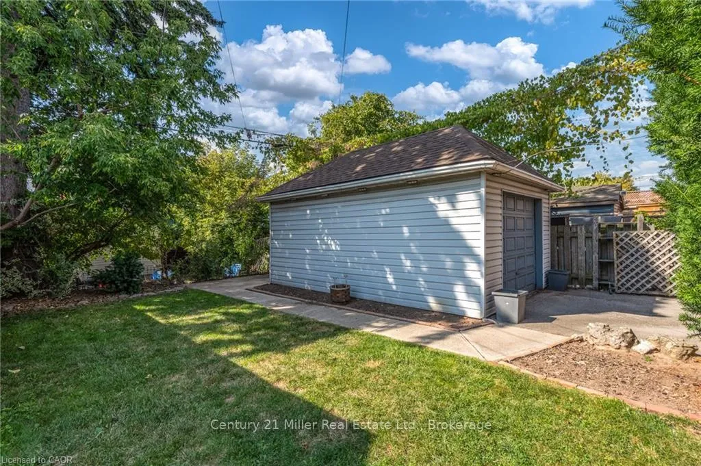 Photo 13 of Unit Upper, 39 Connaught Avenue N, Hamilton, Stipley — HOMEH