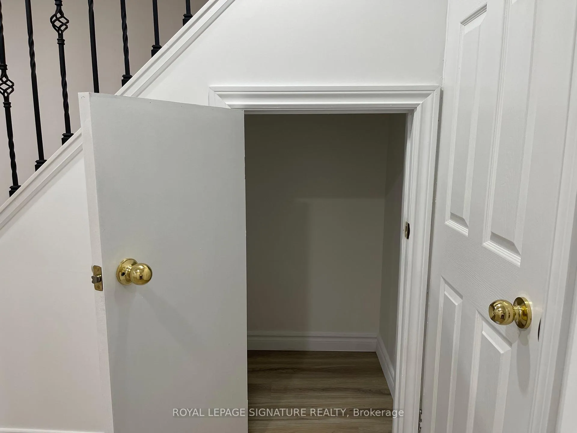 Photo 3 of Unit Bsmt, 46 Tara Crescent, Markham, Cedarwood — HOMEH