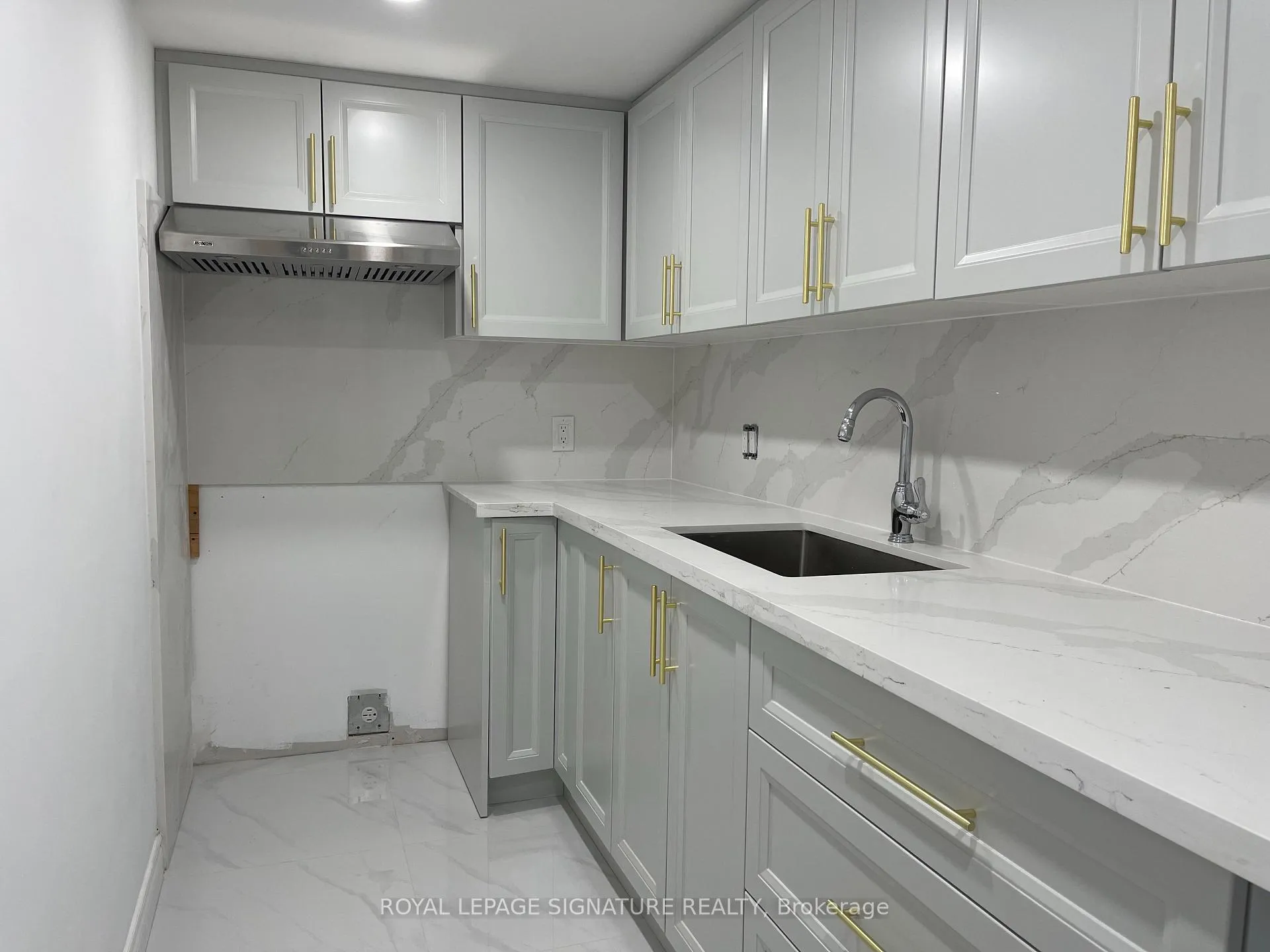 Photo 5 of Unit Bsmt, 46 Tara Crescent, Markham, Cedarwood — HOMEH