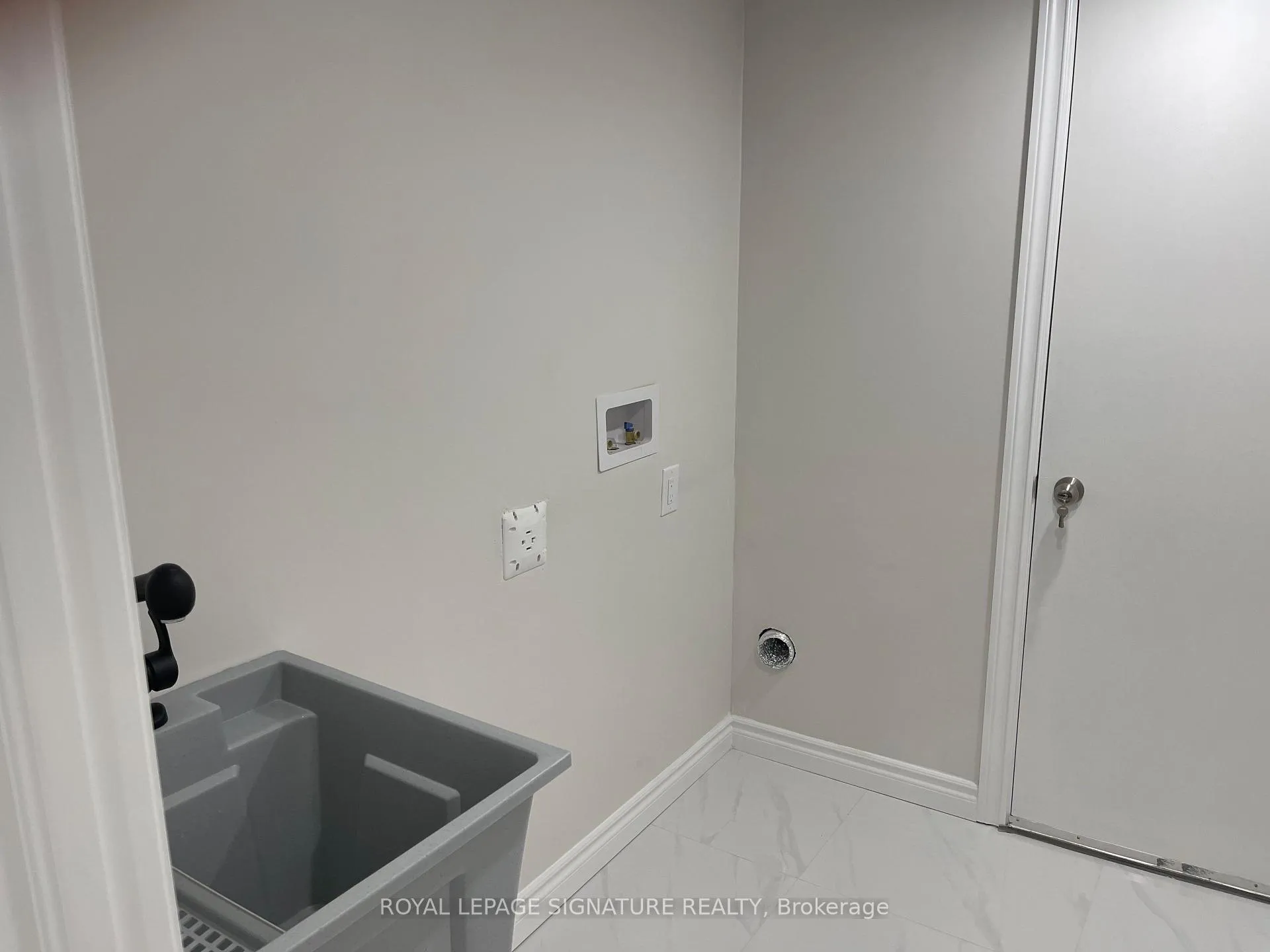 Photo 11 of Unit Bsmt, 46 Tara Crescent, Markham, Cedarwood — HOMEH