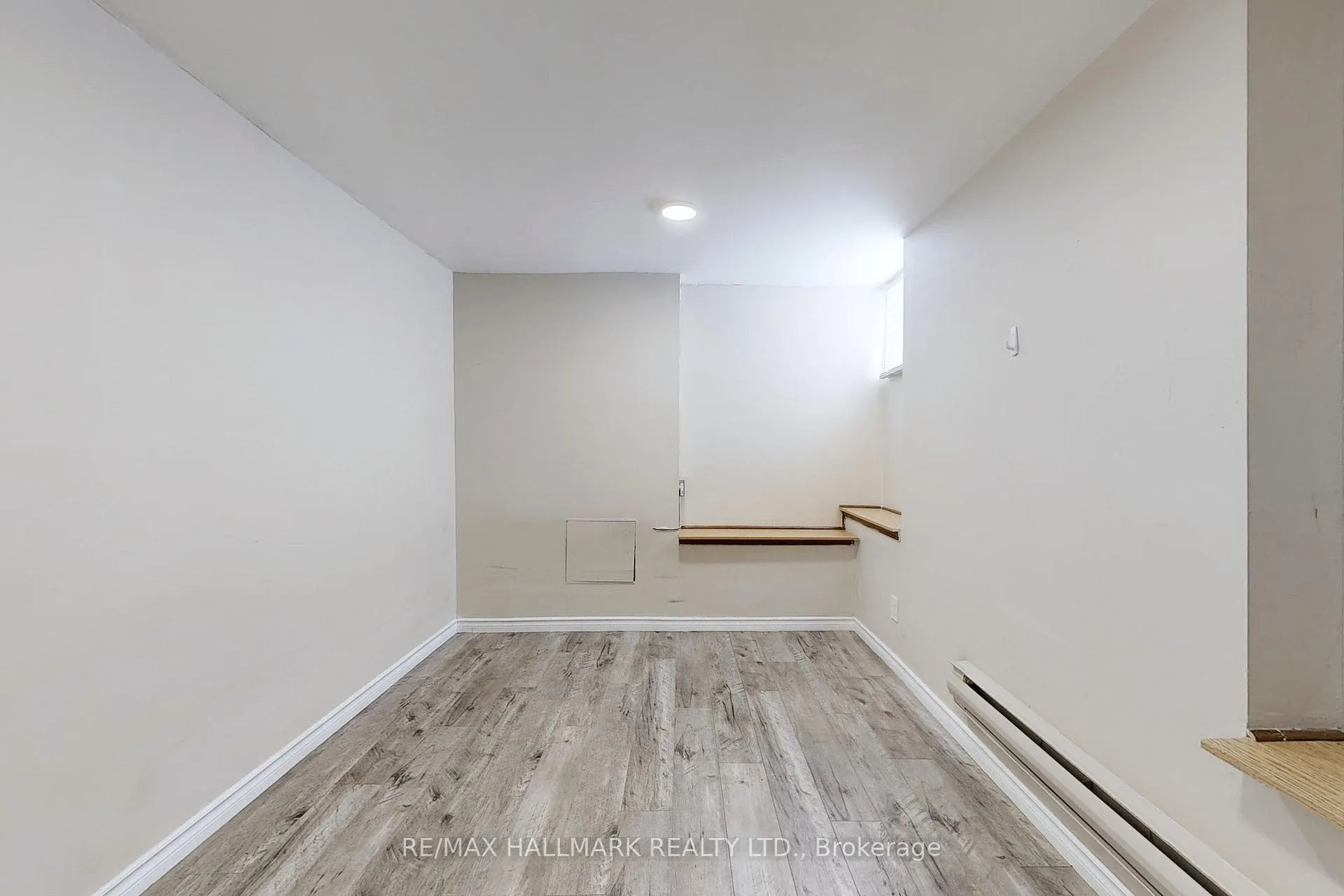 Photo 16 of 86 Laird Drive, Toronto, Leaside — HOMEH