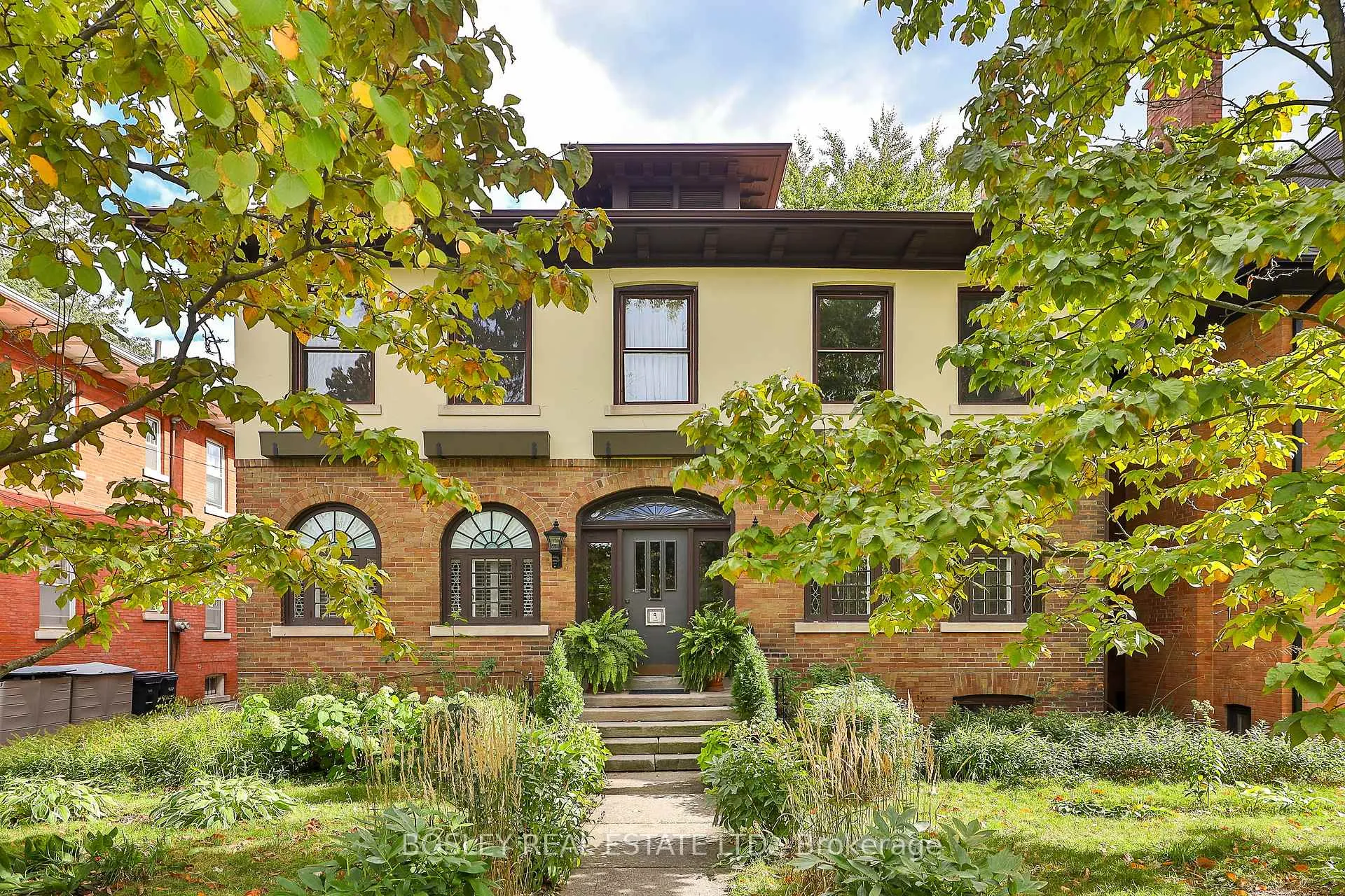 Front of 9 Maclennan Avenue