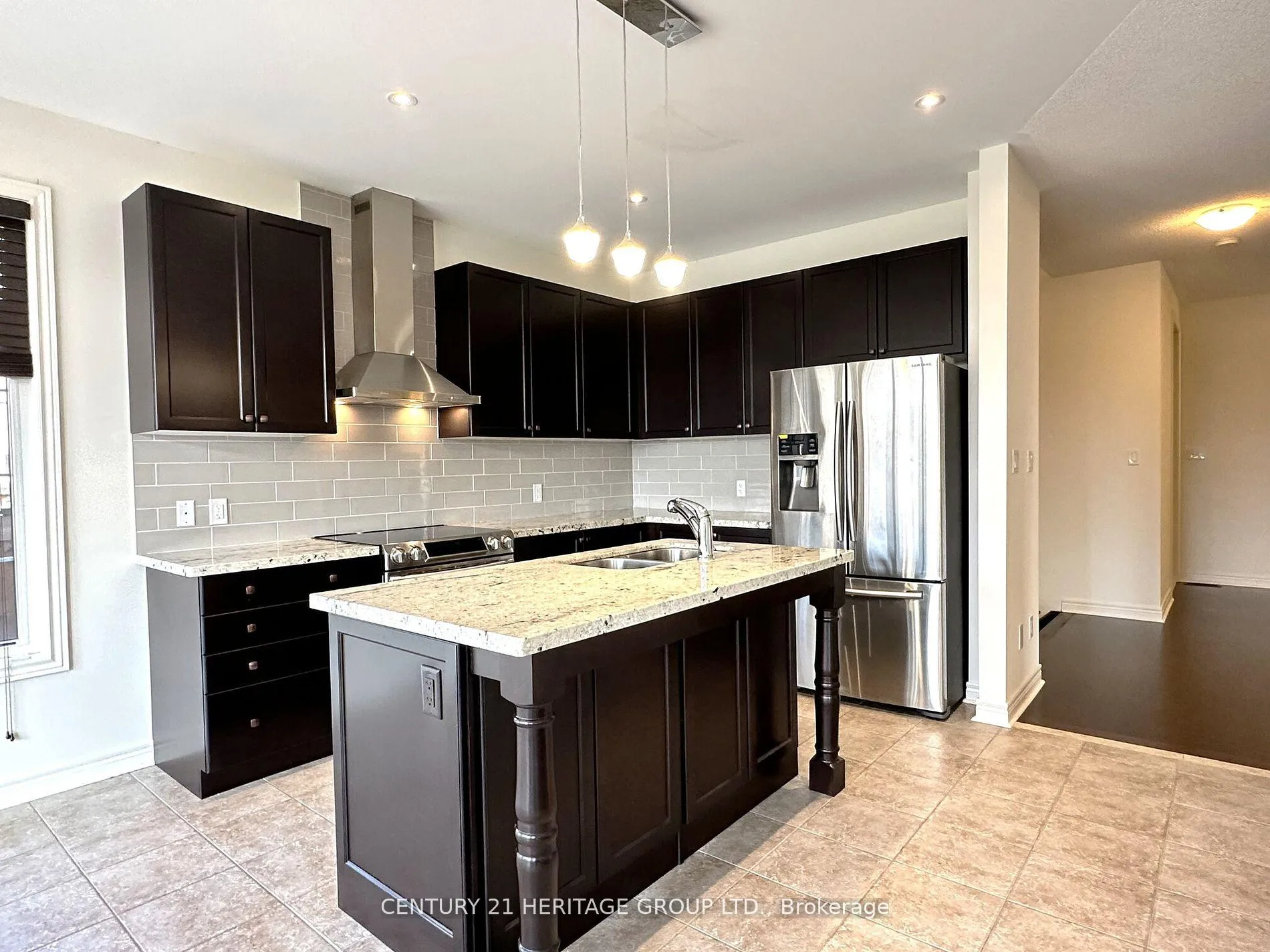 Photo 6 of 46 Peter Miller Street, Aurora, Rural Aurora — HOMEH