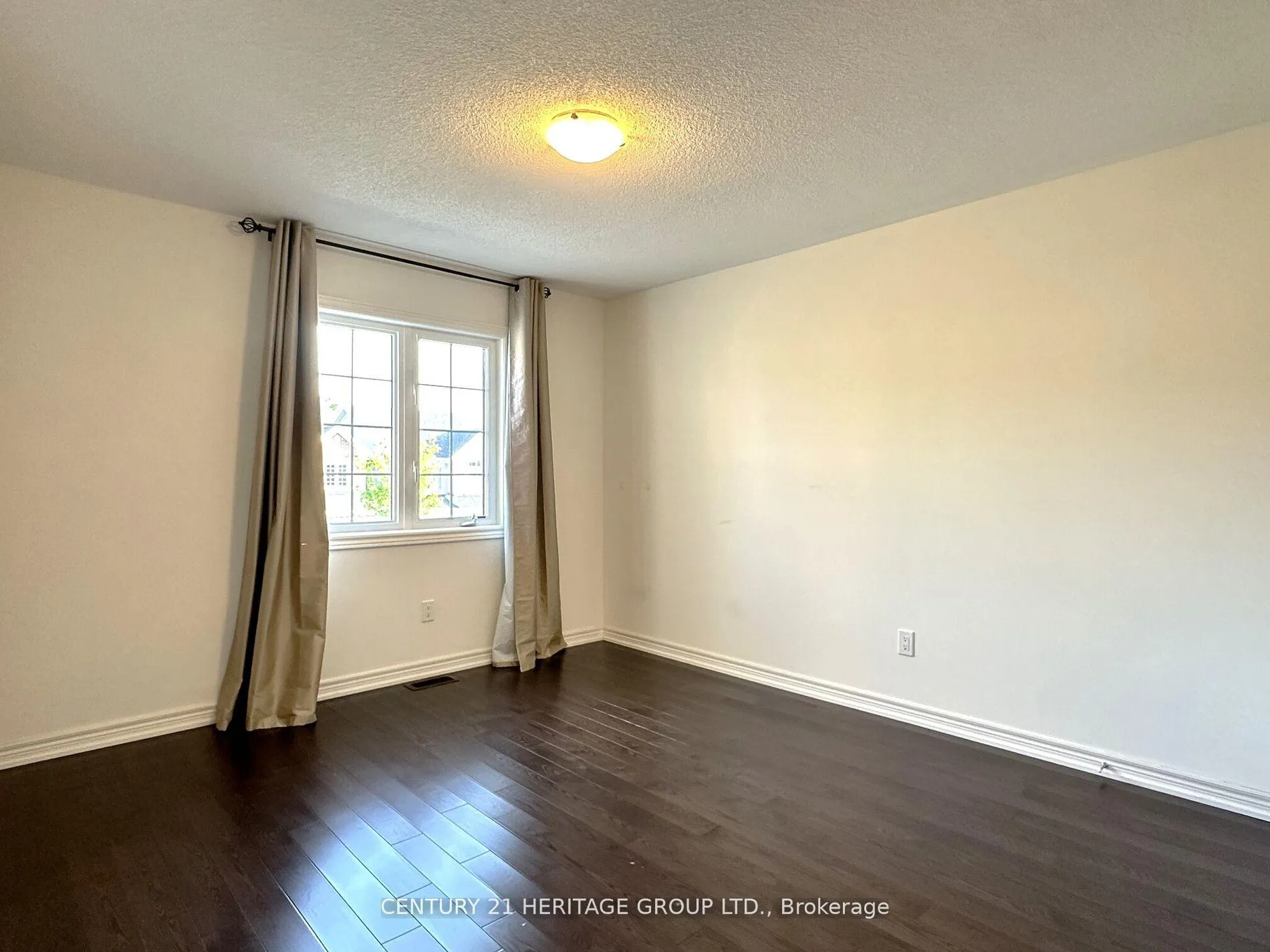 Photo 20 of 46 Peter Miller Street, Aurora, Rural Aurora — HOMEH