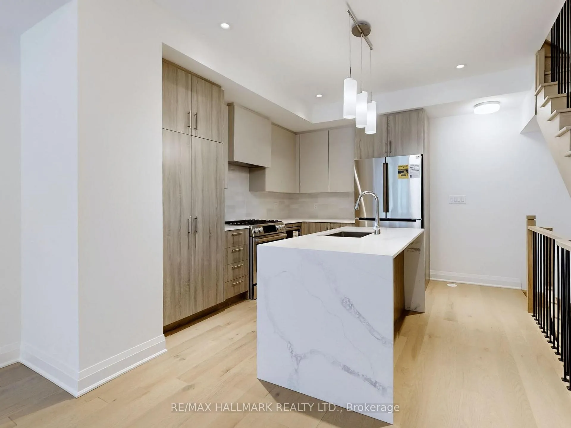 Photo 6 of 94 Alton Crescent, Vaughan, Uplands — HOMEH