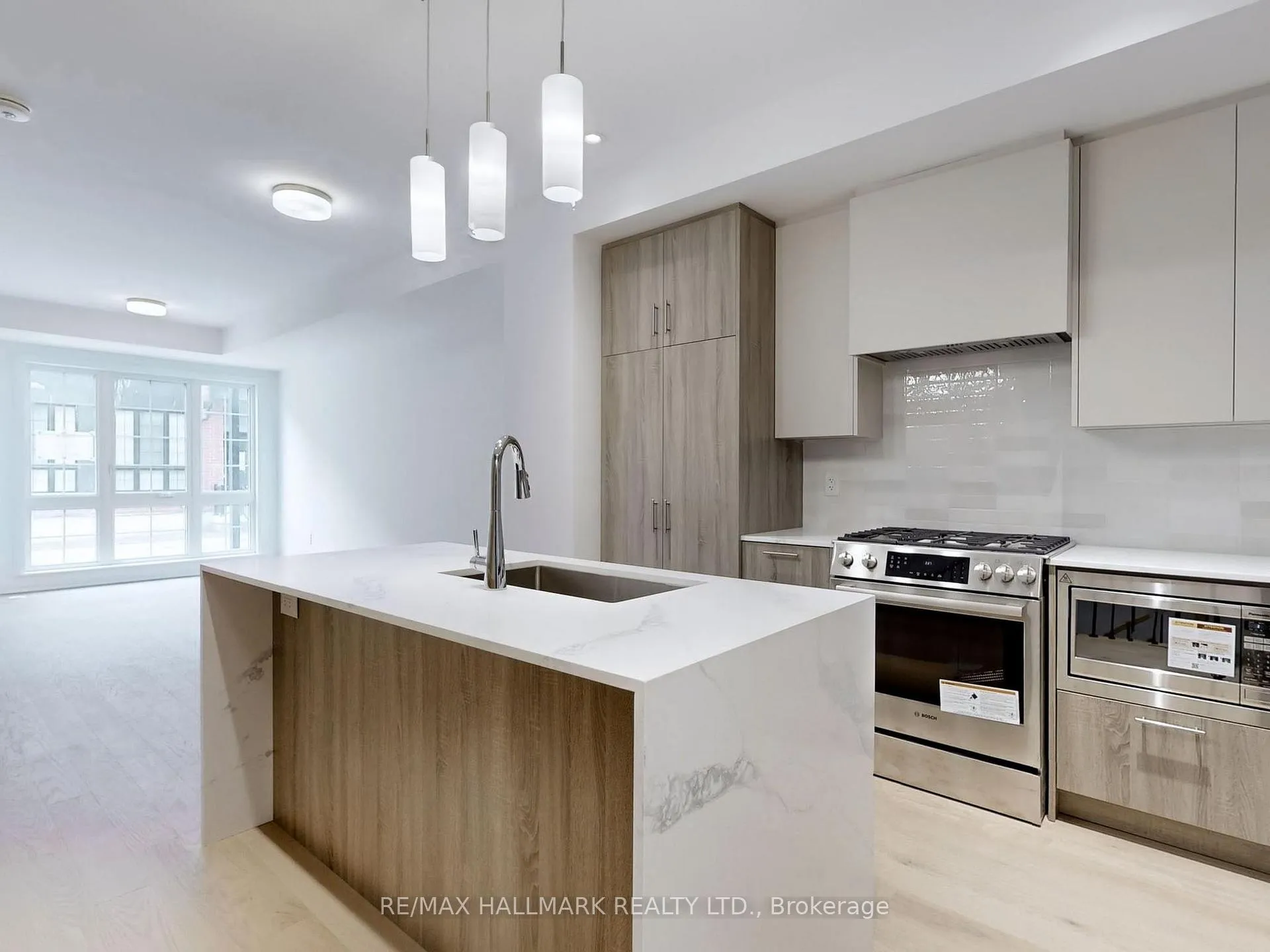 Photo 7 of 94 Alton Crescent, Vaughan, Uplands — HOMEH