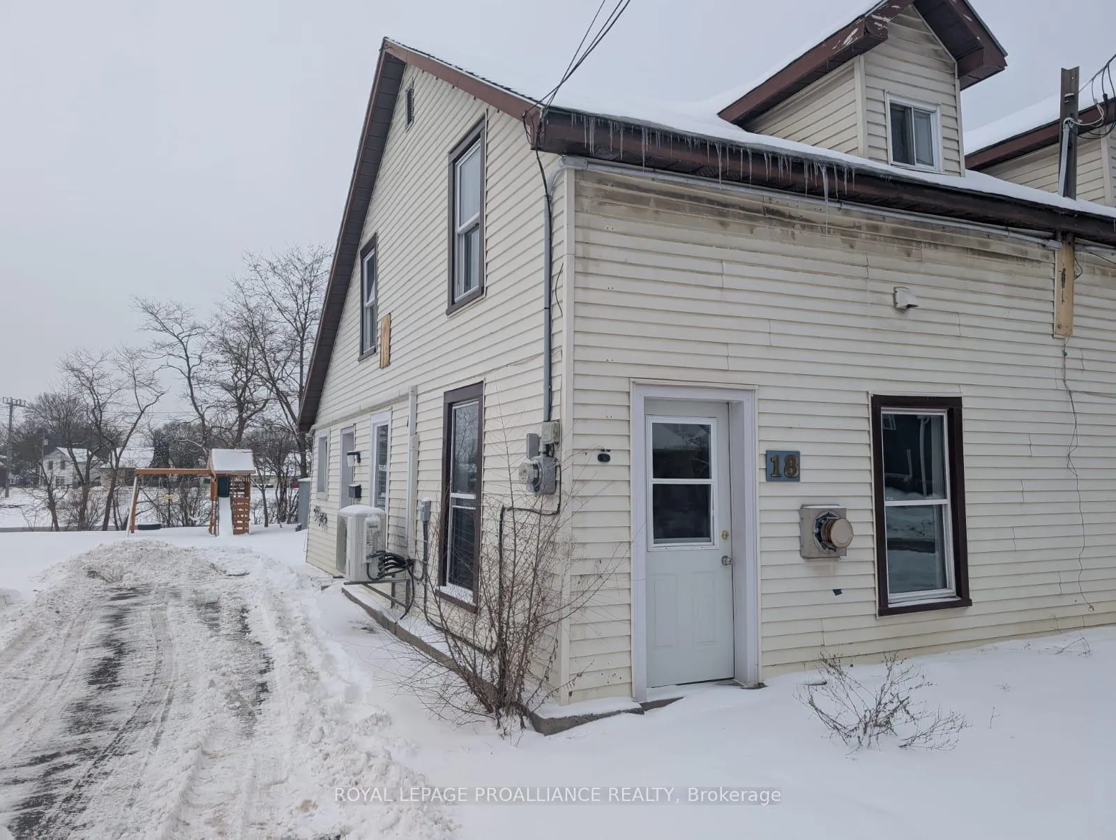 Photo 5 of 18 Jones Street, Belleville, Belleville Ward — HOMEH