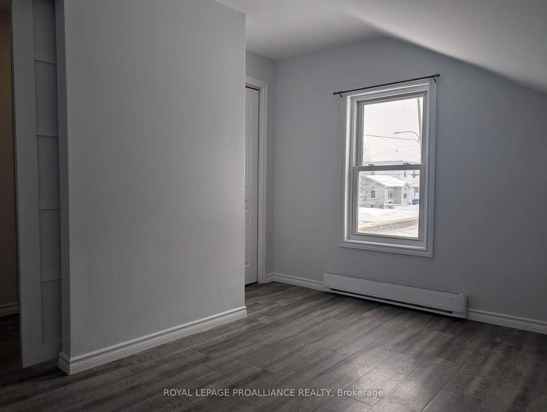 Photo 25 of 18 Jones Street, Belleville, Belleville Ward — HOMEH