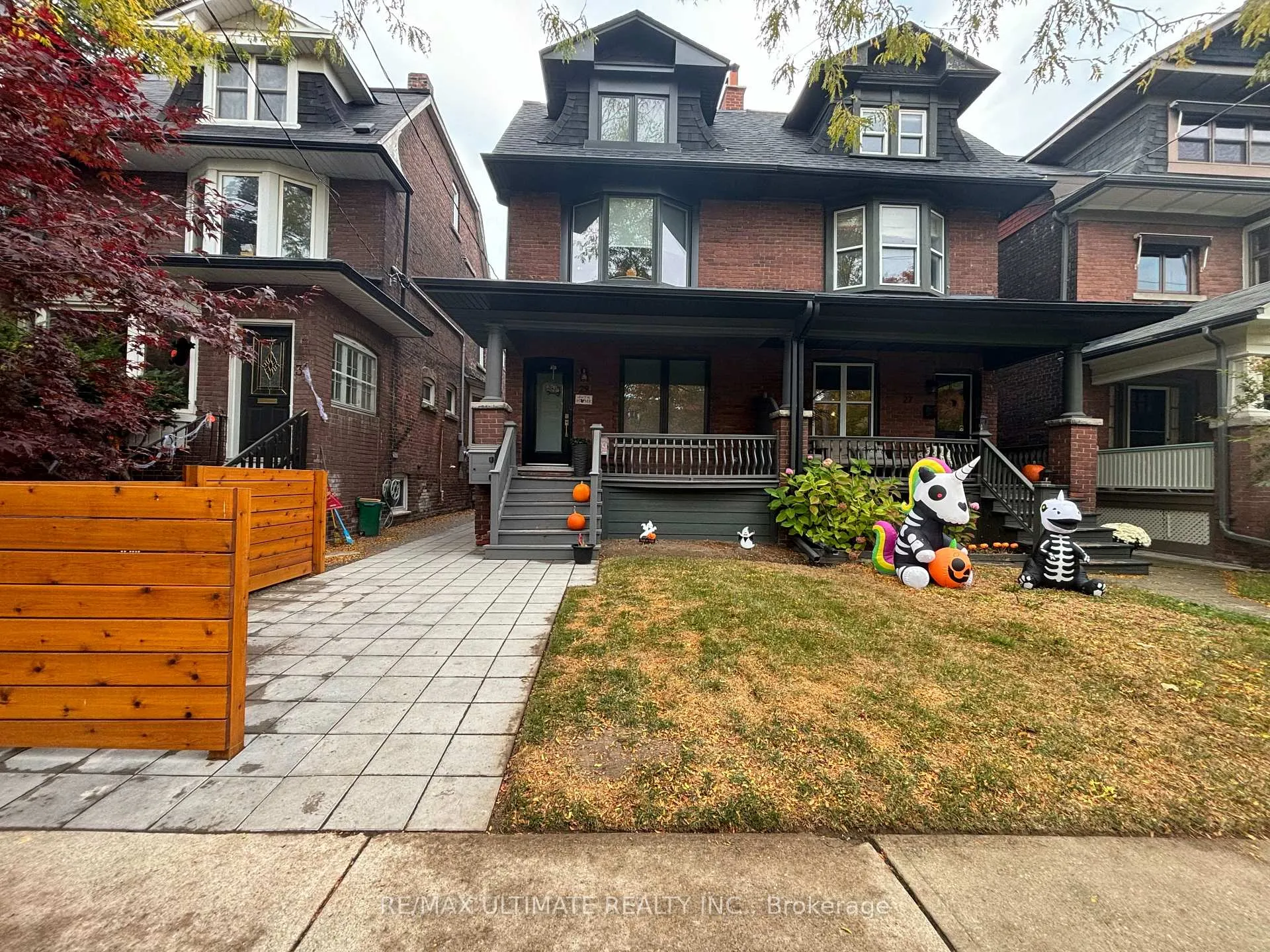 Front of Unit Bsmt, 29 Brookmount Road