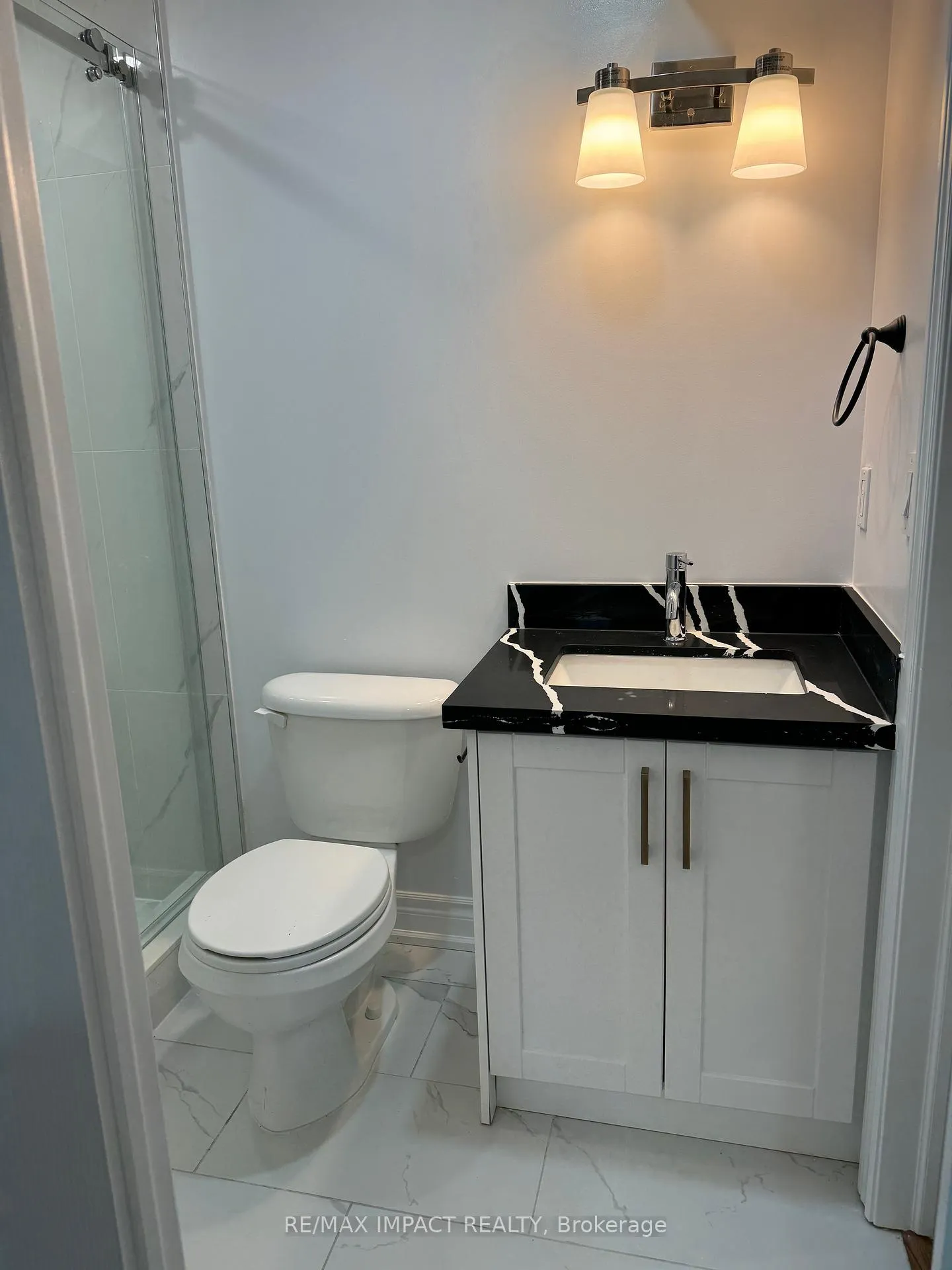 Photo 6 of 83 Sandford Drive, Whitby, Rolling Acres — HOMEH