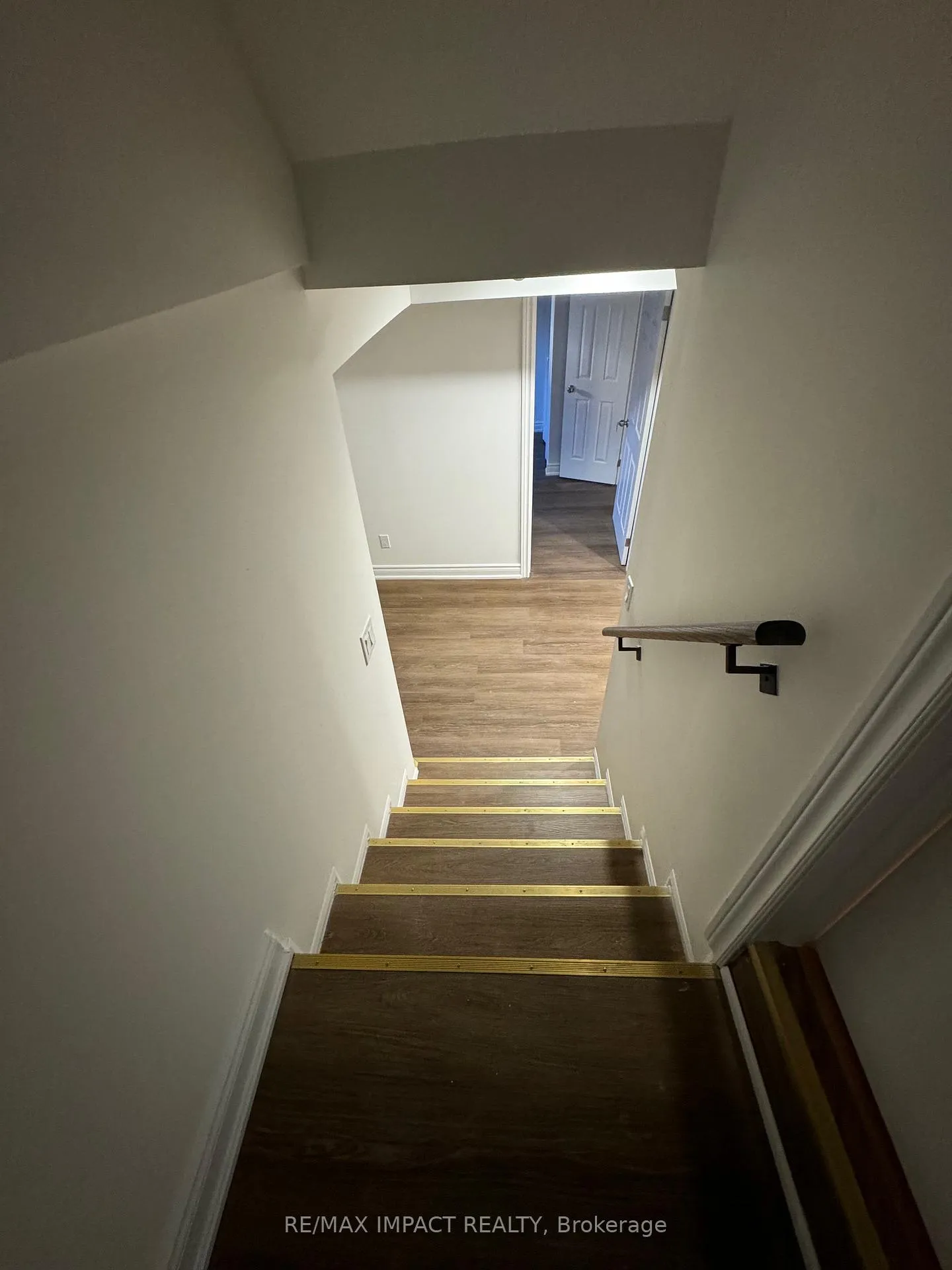 Photo 12 of 83 Sandford Drive, Whitby, Rolling Acres — HOMEH