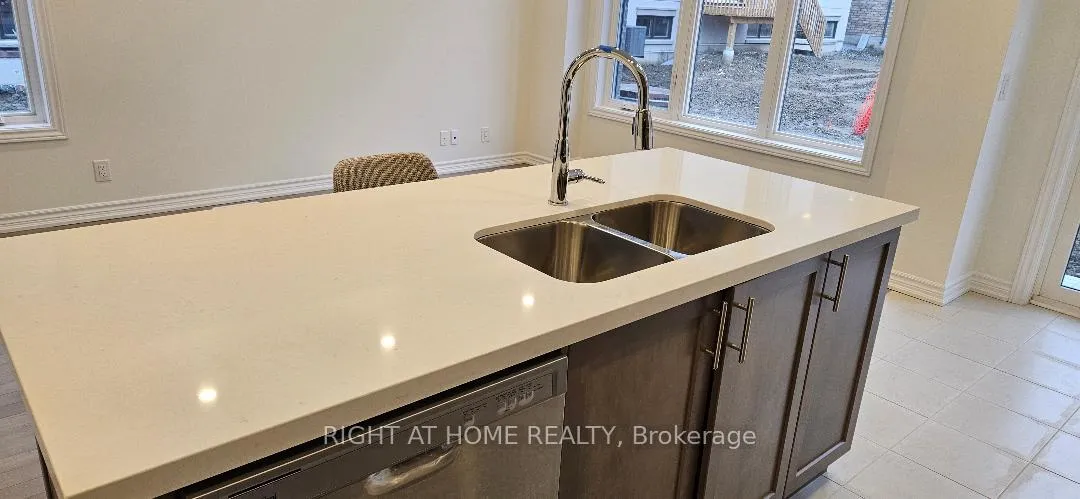 Photo 7 of 79 Freeman Willams Street, Markham, Markham Village — HOMEH