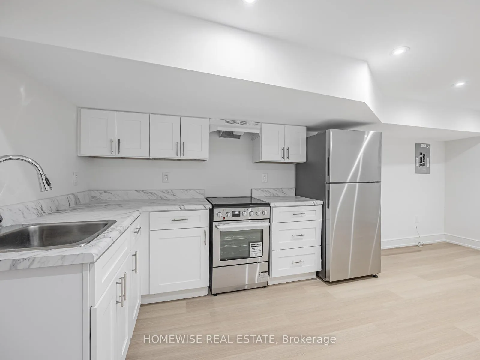Photo 2 of Unit Lower, 21 Raeburn Avenue, North York, Lansing-Westgate — HOMEH