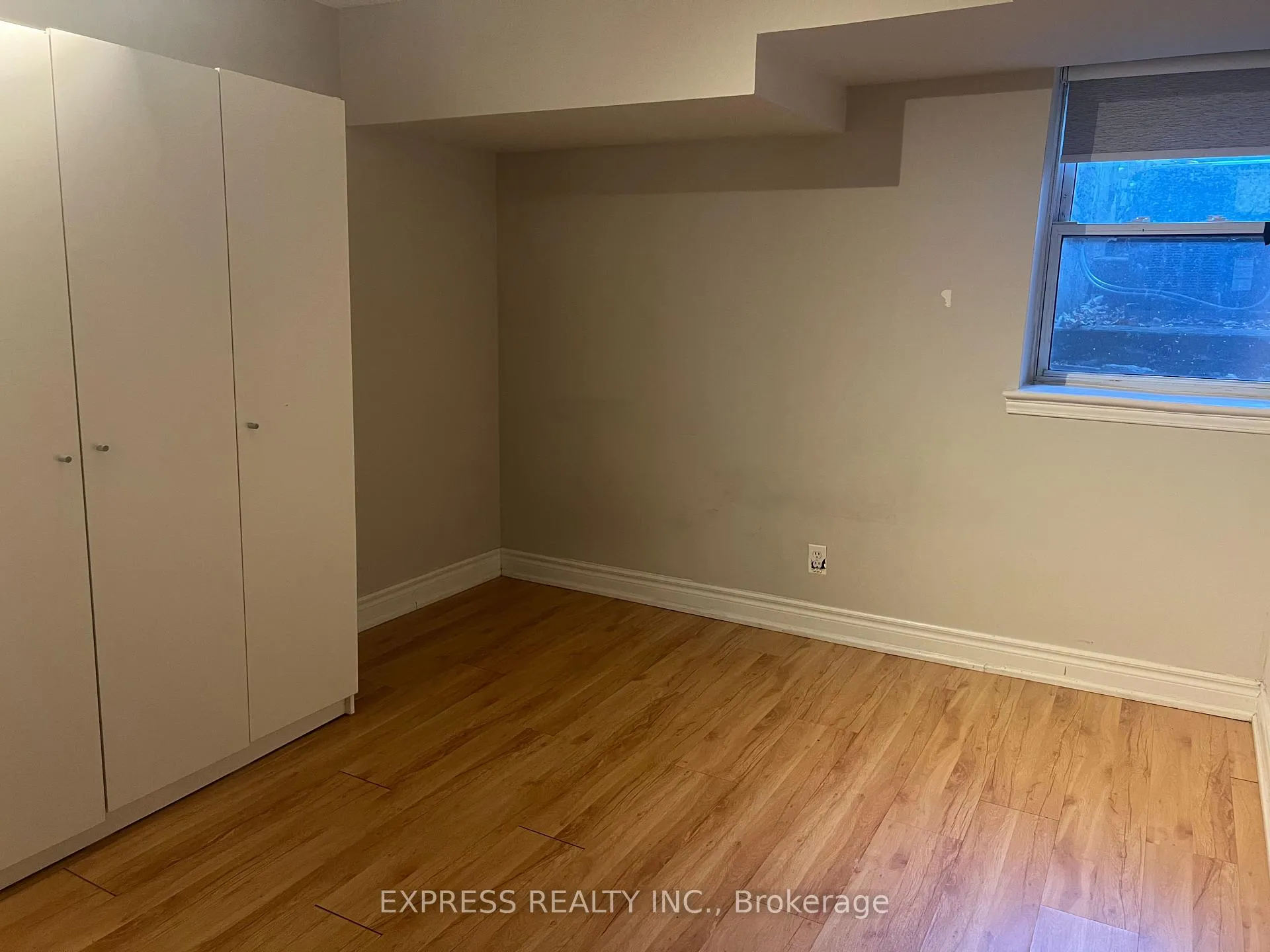 Photo 6 of Unit Lower, 99 Brunswick Avenue, Toronto, University — HOMEH