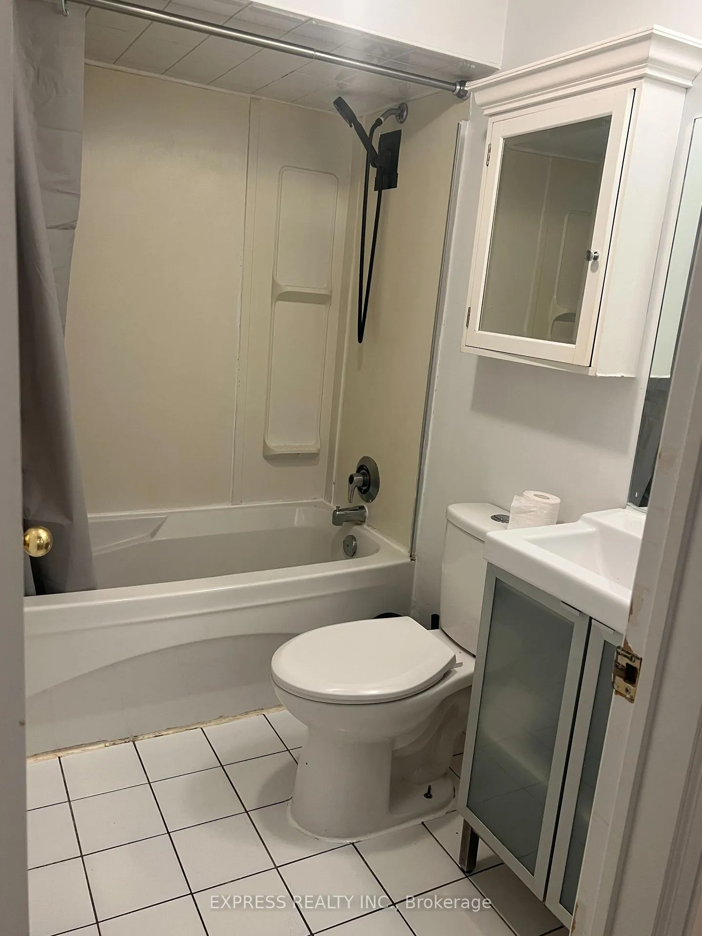 Photo 8 of Unit Lower, 99 Brunswick Avenue, Toronto, University — HOMEH