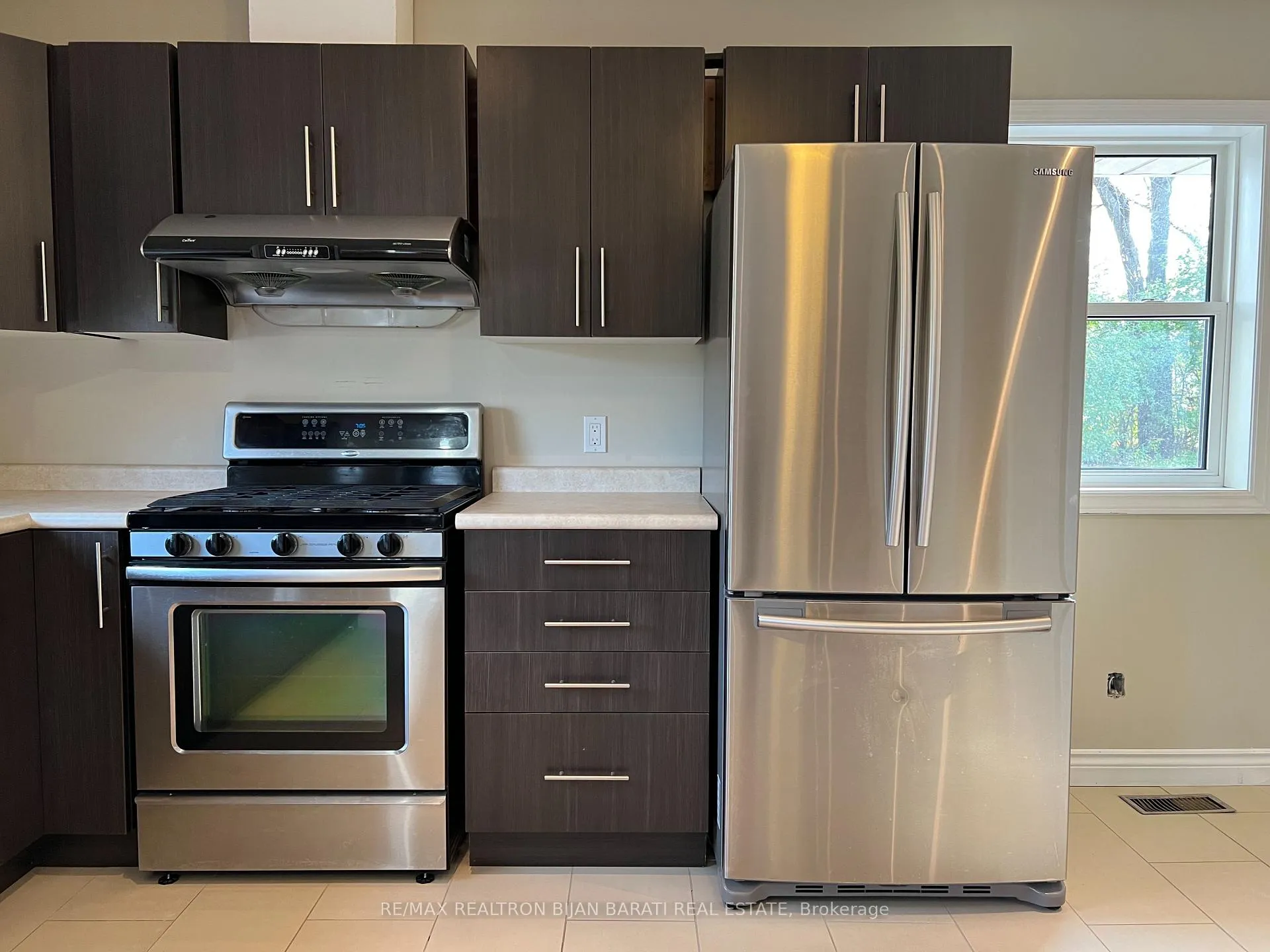 Photo 7 of 1200 Green Street, Whitby, Downtown Whitby — HOMEH