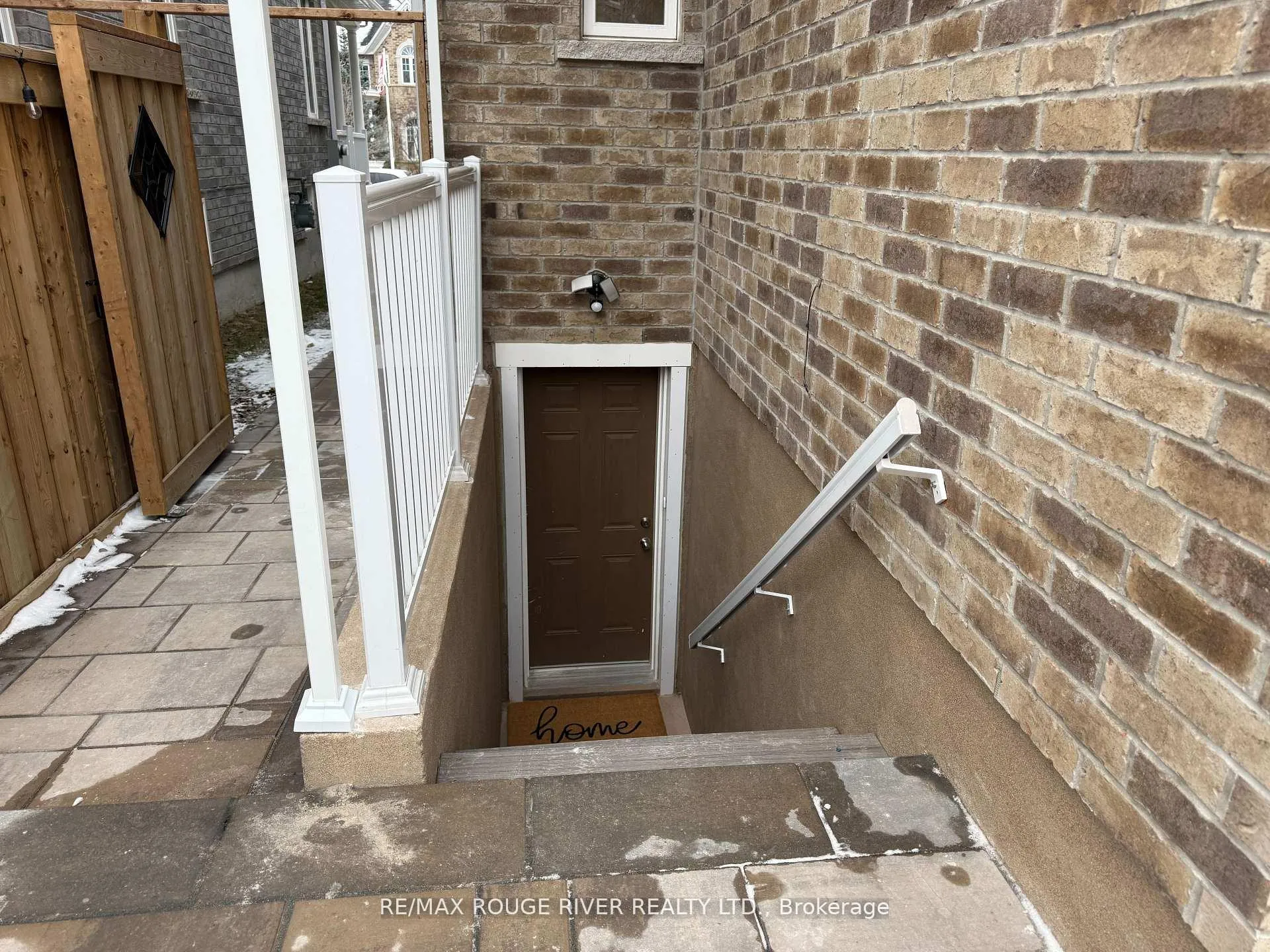 Photo 2 of 131 Sharplin Drive, Ajax, South East — HOMEH