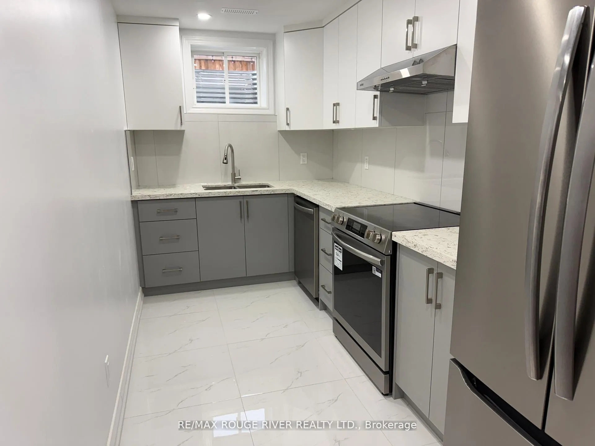 Photo 3 of 131 Sharplin Drive, Ajax, South East — HOMEH