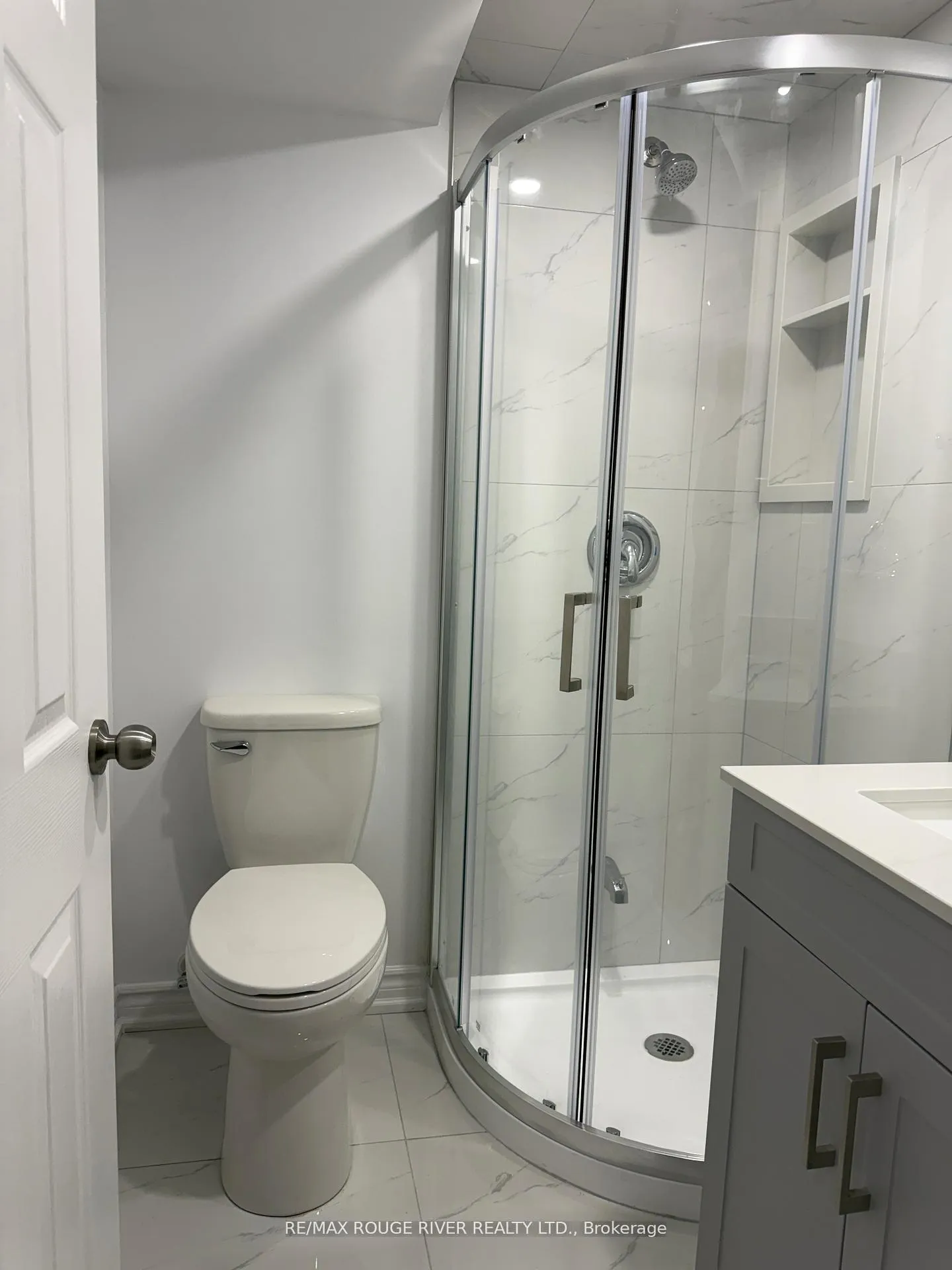 Photo 5 of 131 Sharplin Drive, Ajax, South East — HOMEH
