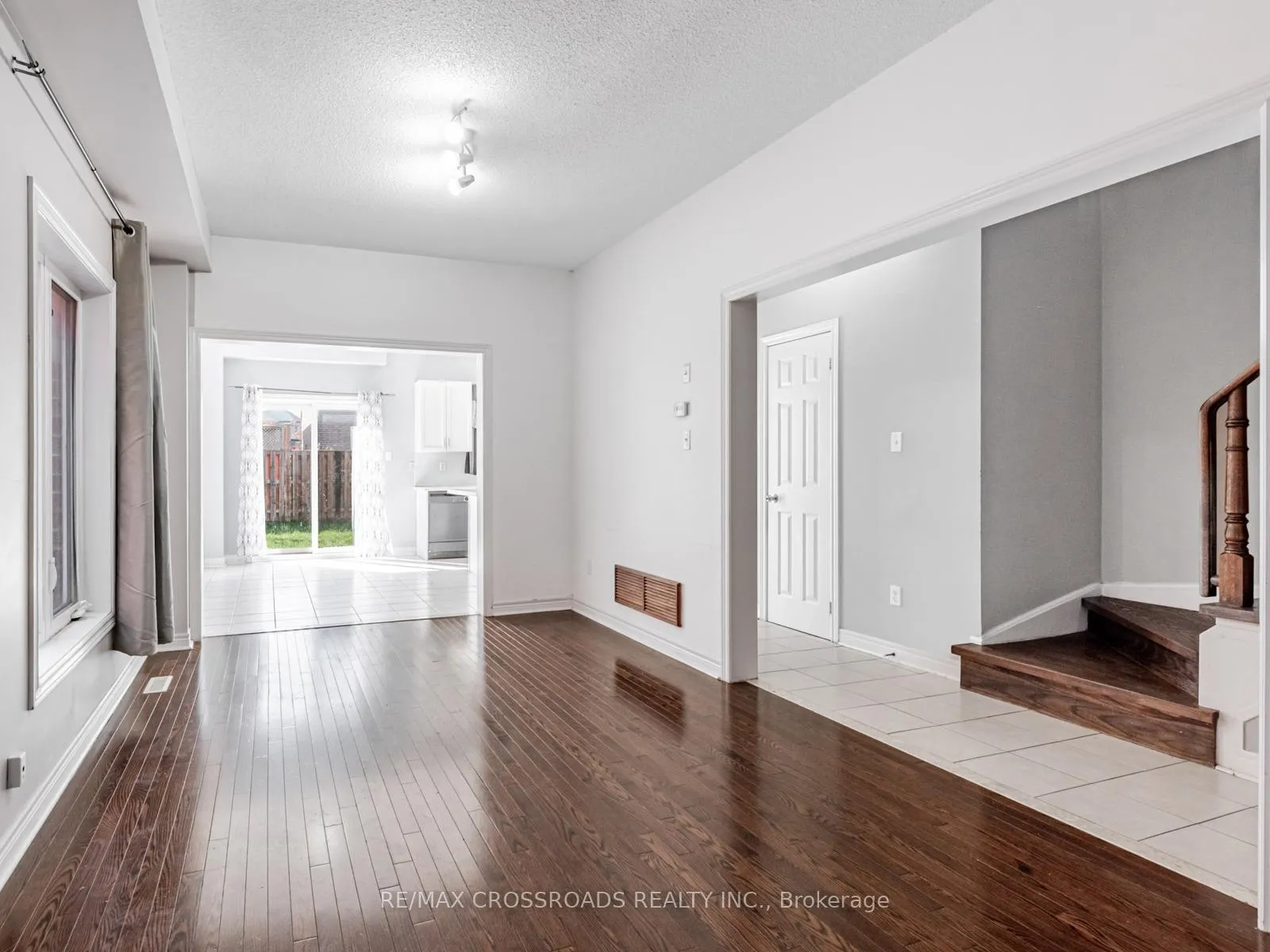 Photo 5 of 81 Lahore Crescent, Markham, Cedarwood — HOMEH