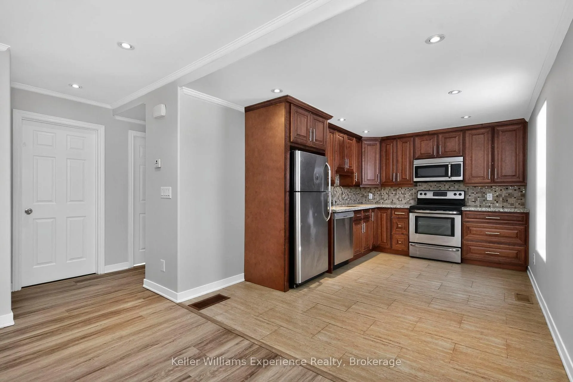 Photo 12 of Unit 1, 295 Bay Street, Midland — HOMEH
