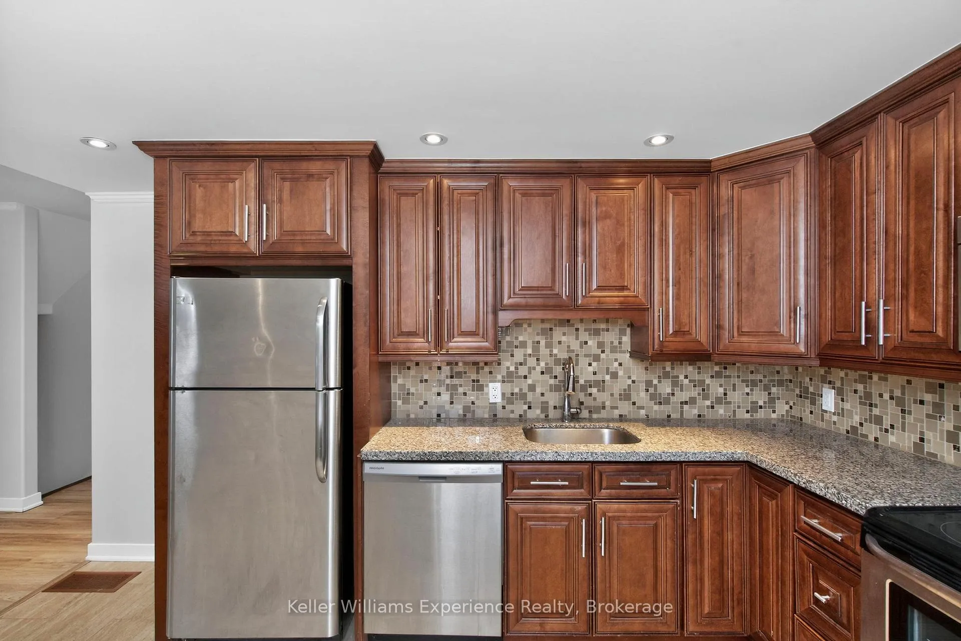 Photo 13 of Unit 1, 295 Bay Street, Midland — HOMEH