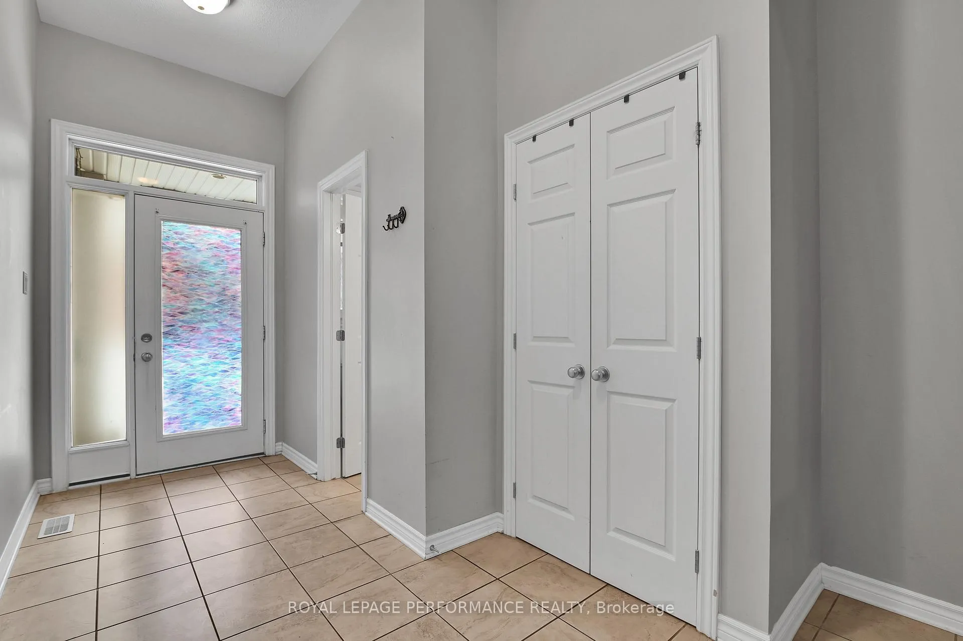 Photo 4 of 114 Mojave Crescent, Ottawa, Stittsville (North) — HOMEH