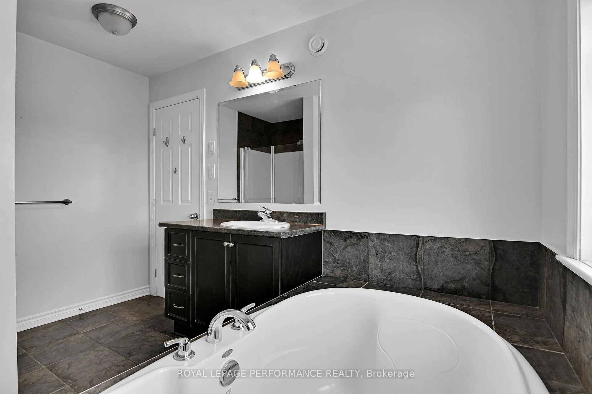 Photo 19 of 114 Mojave Crescent, Ottawa, Stittsville (North) — HOMEH