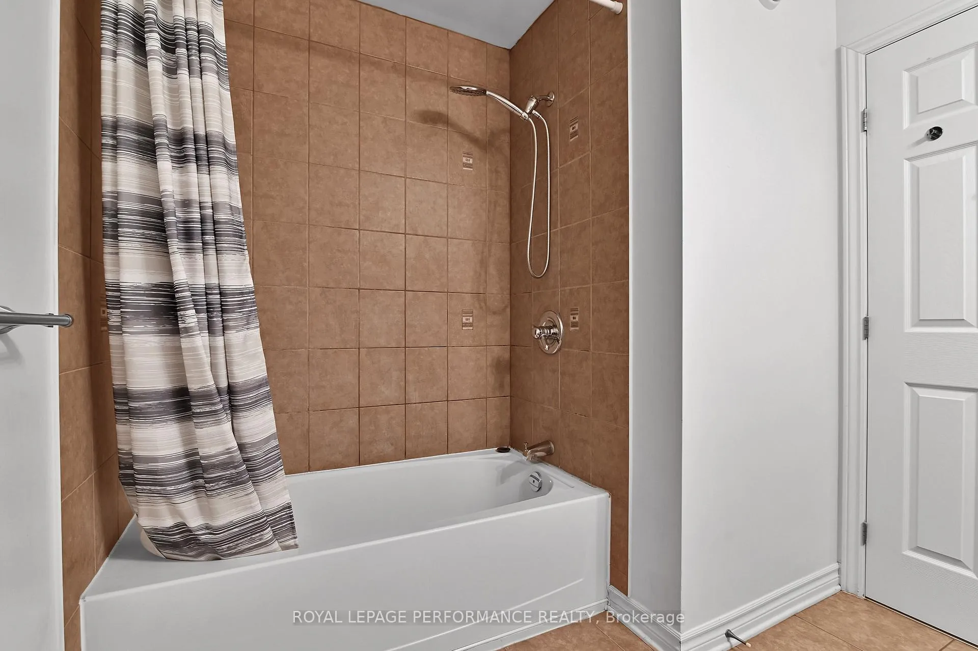 Photo 25 of 114 Mojave Crescent, Ottawa, Stittsville (North) — HOMEH