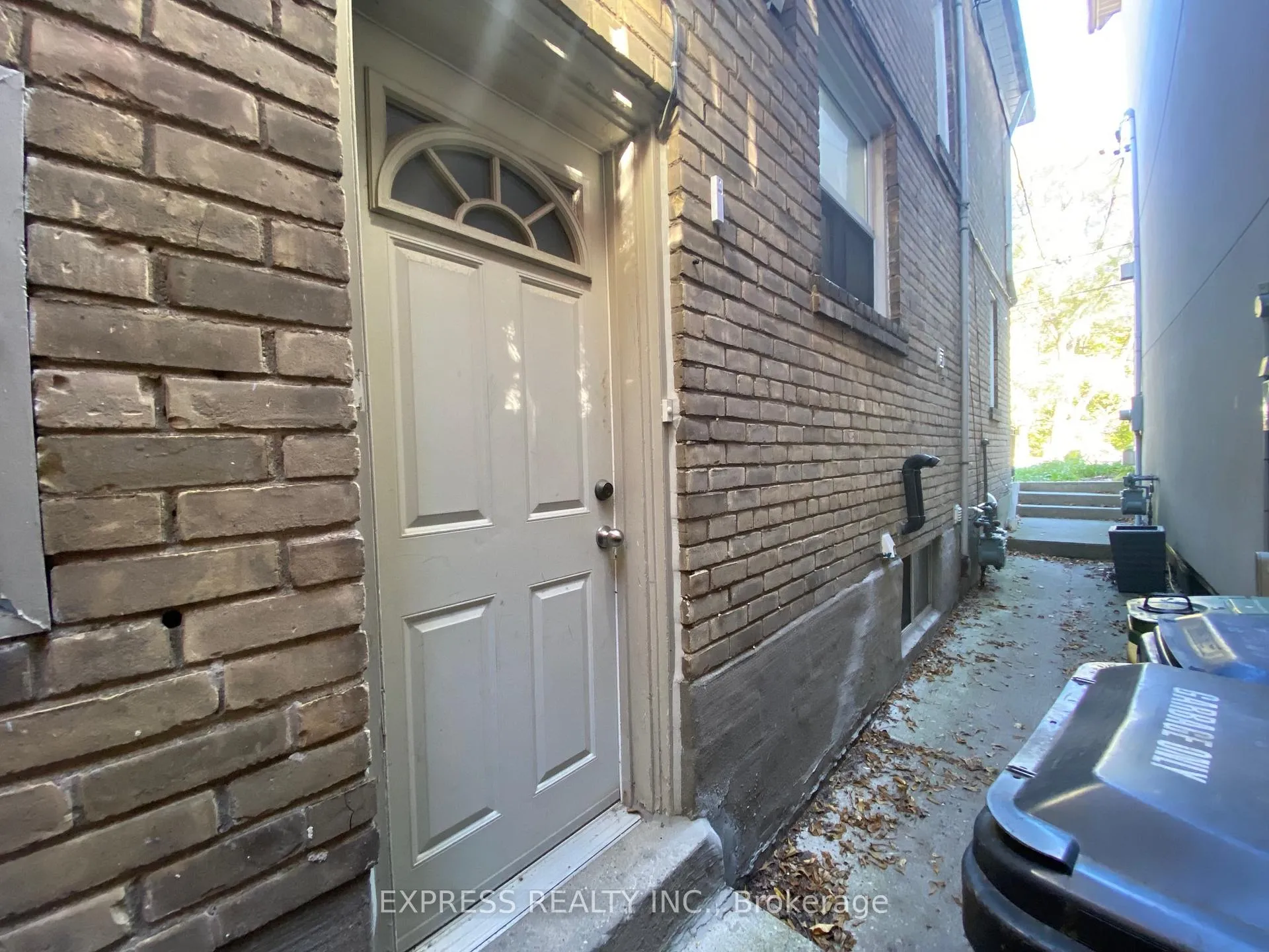 Photo 2 of Unit Lower, 1328 Avenue Road, Toronto, Lawrence Park South — HOMEH