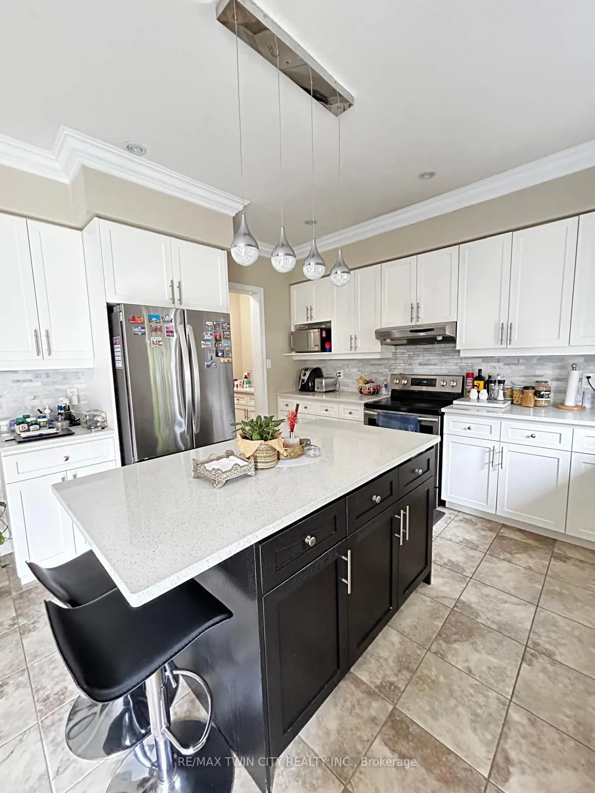 Photo 9 of 722 Sundew Drive, Waterloo — HOMEH