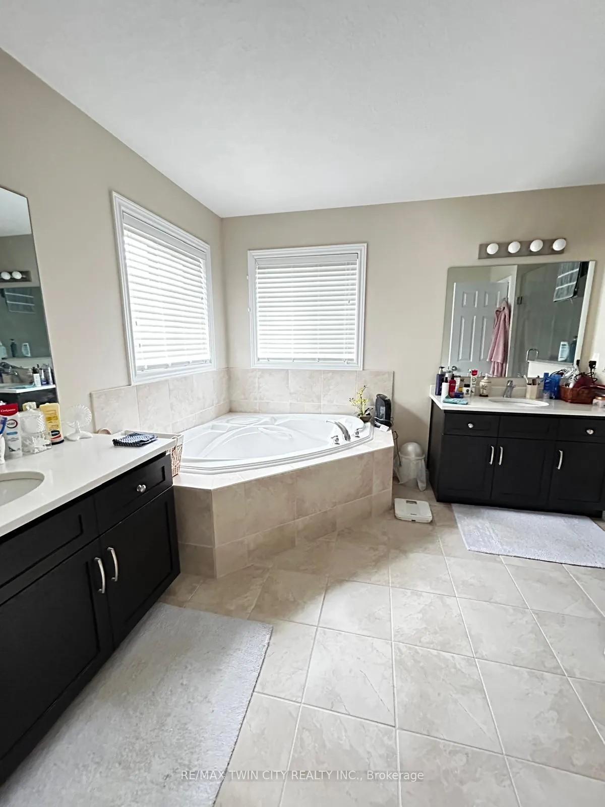 Photo 14 of 722 Sundew Drive, Waterloo — HOMEH