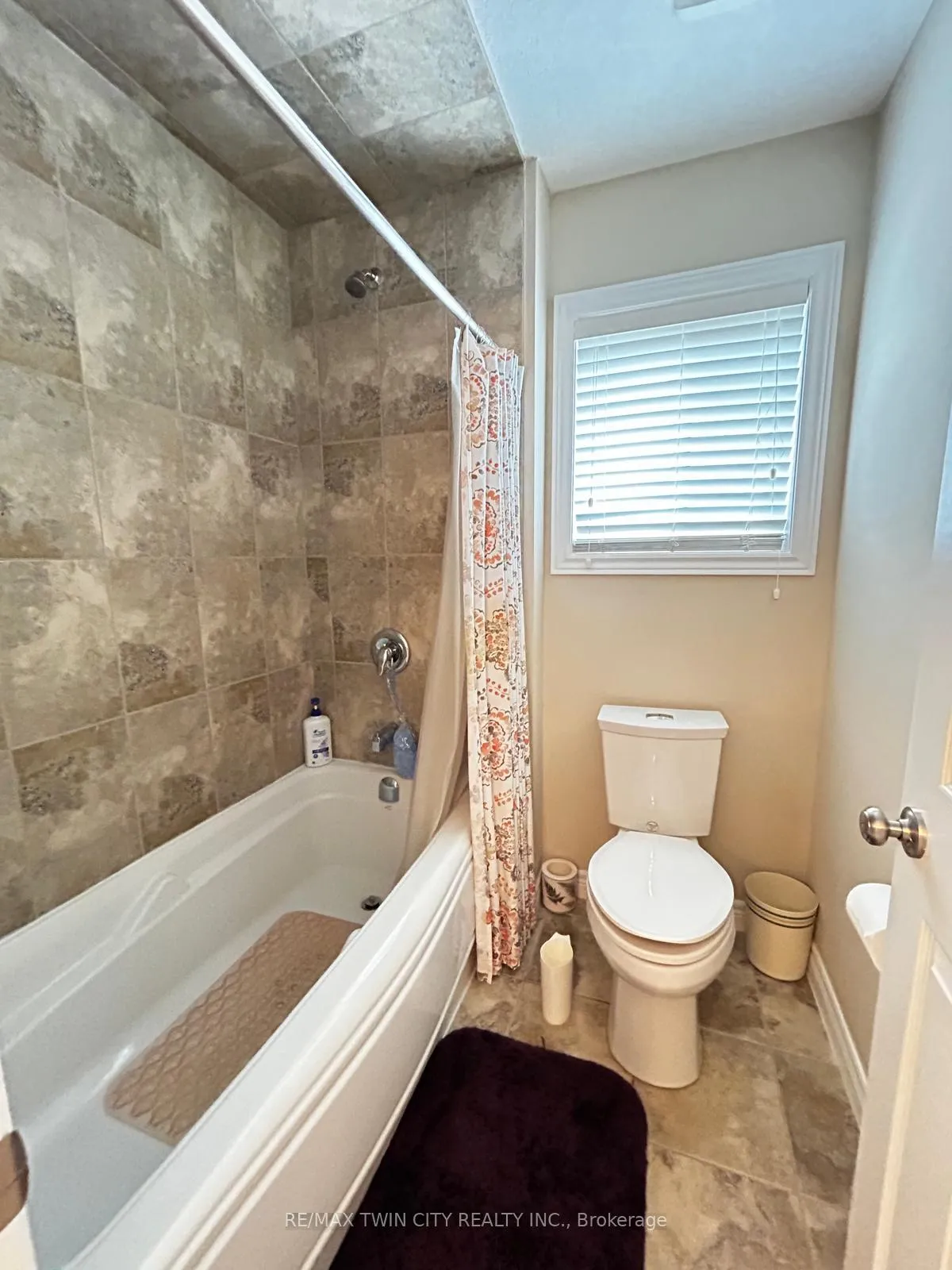 Photo 20 of 722 Sundew Drive, Waterloo — HOMEH