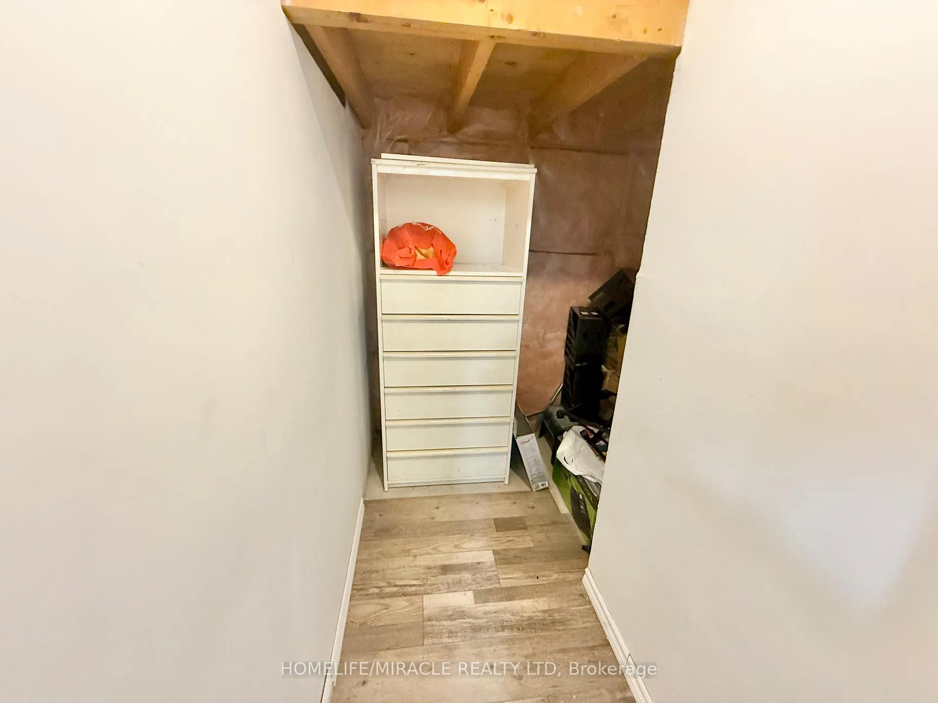 Photo 6 of Unit B, 668A Butternut Avenue, Waterloo — HOMEH