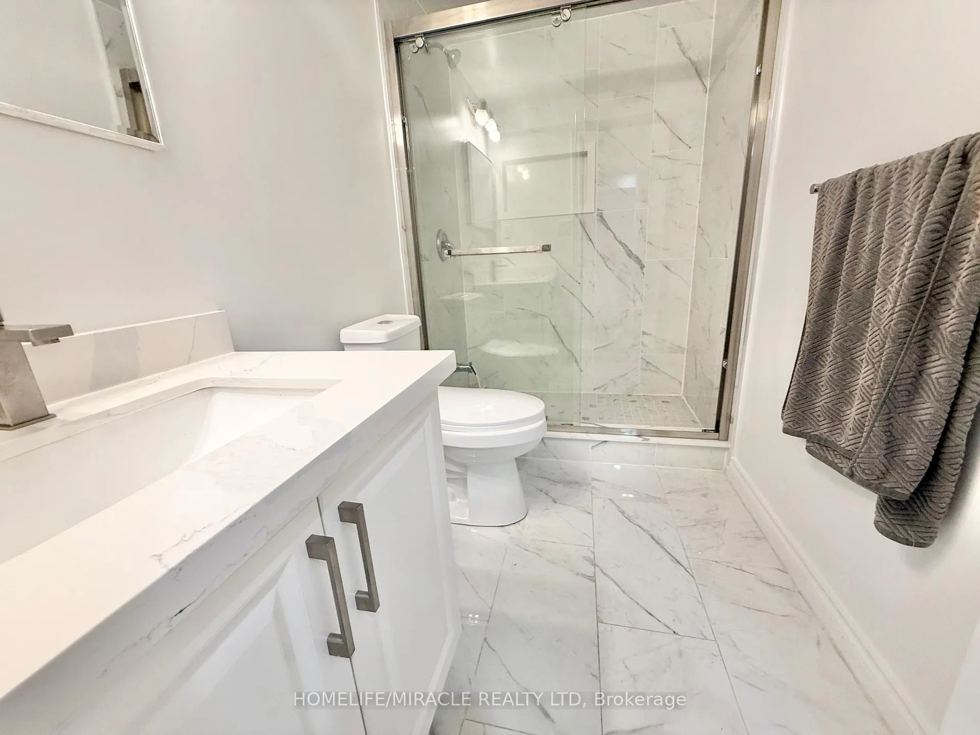 Photo 7 of Unit B, 668A Butternut Avenue, Waterloo — HOMEH