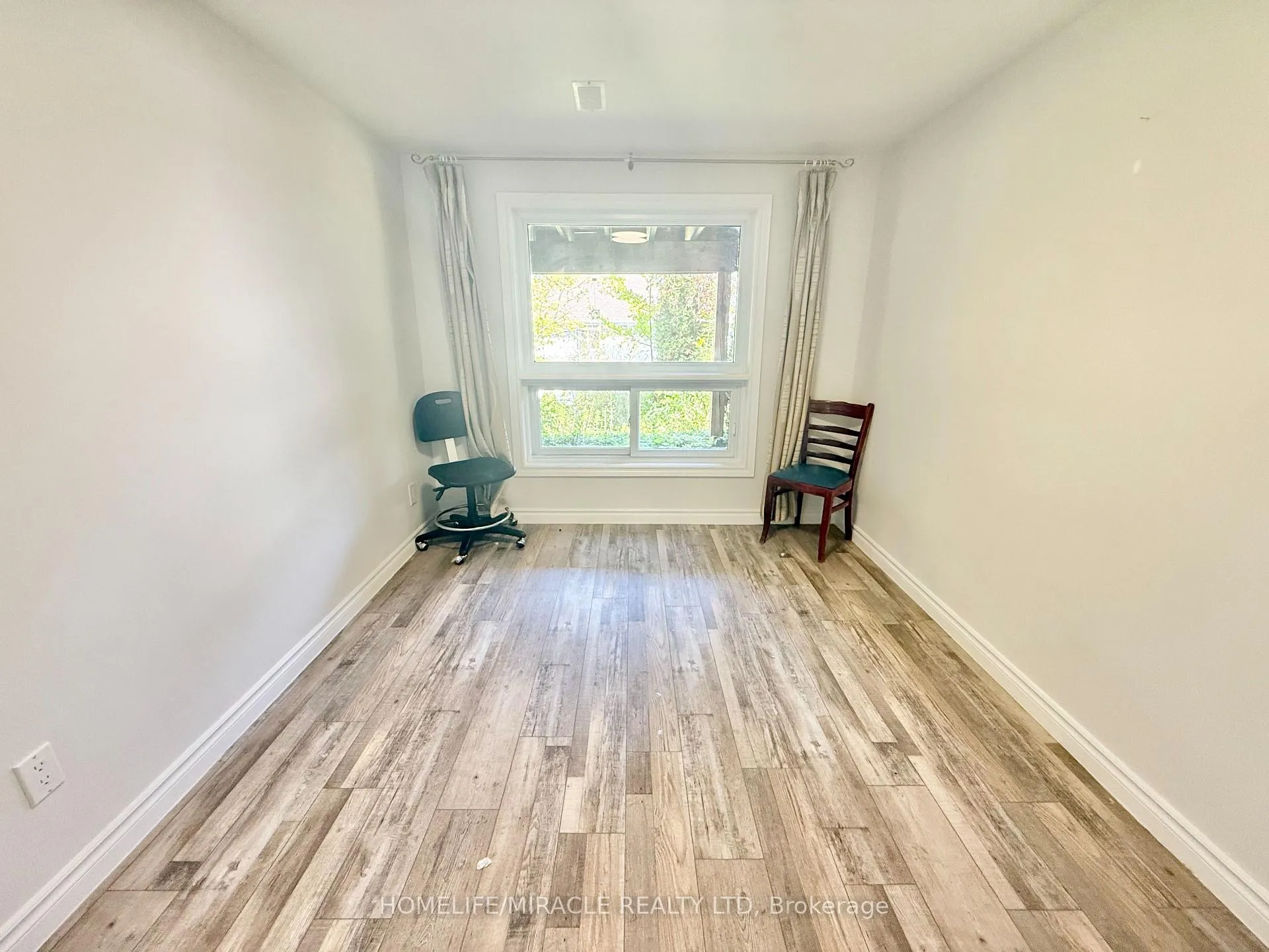 Photo 9 of Unit B, 668A Butternut Avenue, Waterloo — HOMEH