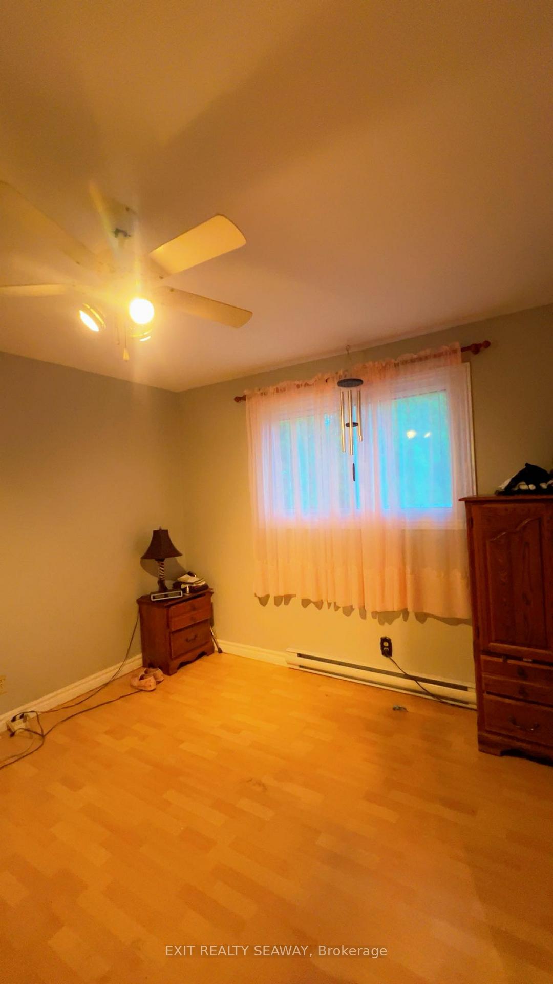 Photo 4 of 42 Valecrest Drive, Cornwall — HOMEH